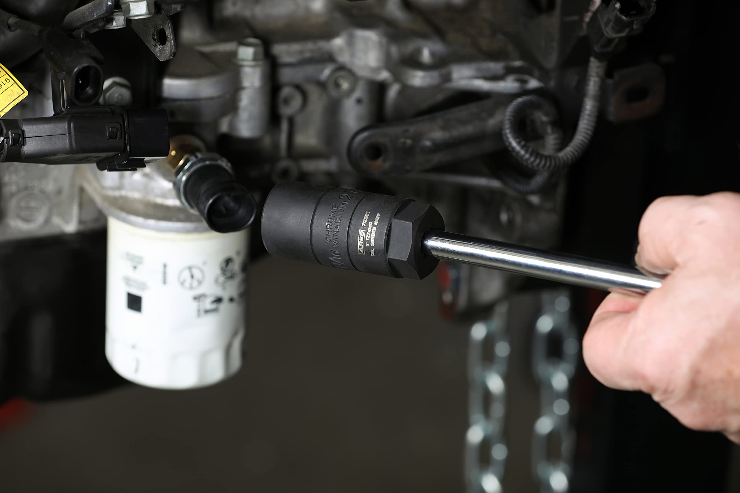 Ares 70318 10-Piece Oxygen Sensor Kit - Thread Chasers, Sockets For Oxygen Sensors, Injectors, & Oil Sending Units - Chrome Vana