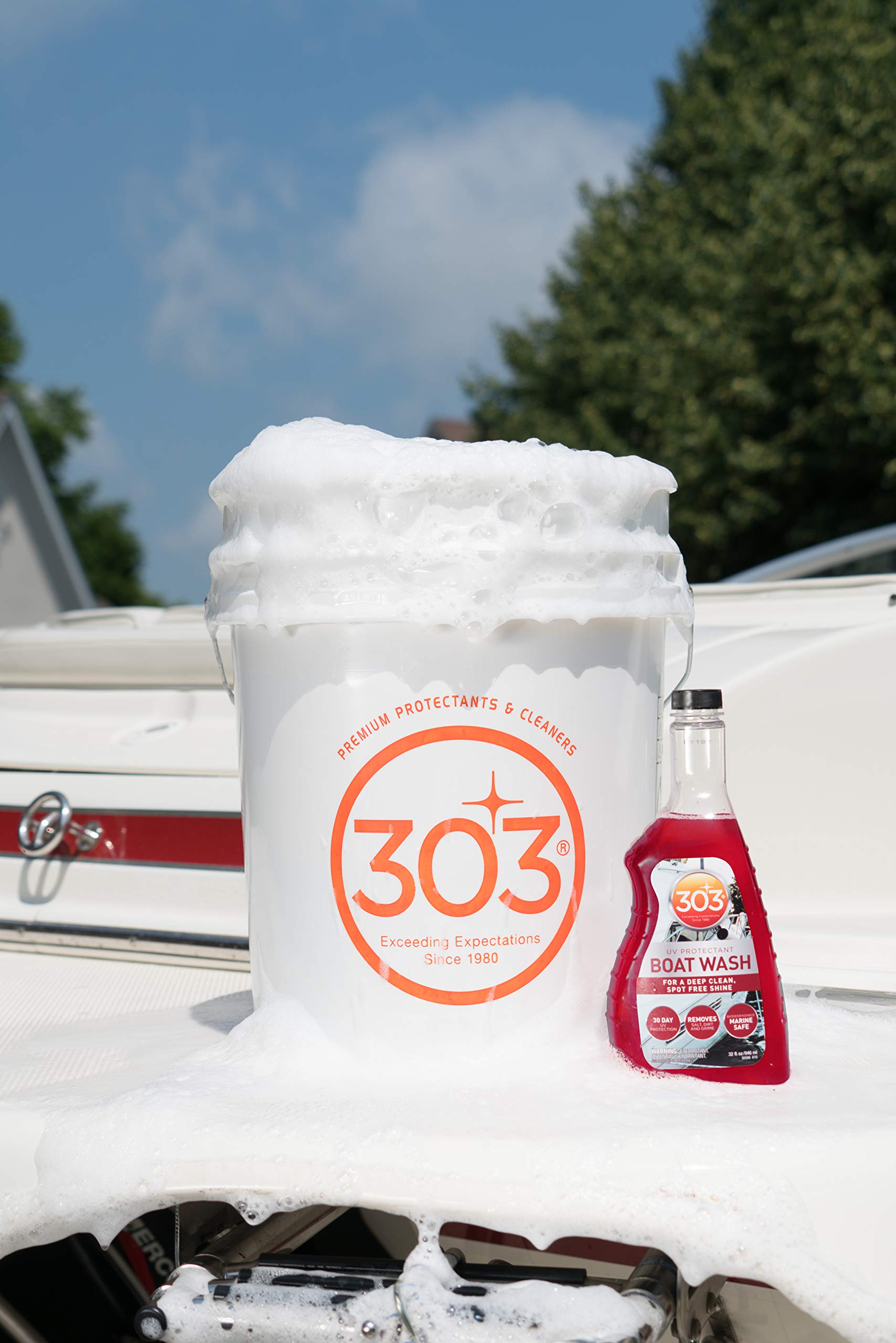 303 Products Marine Boat Wash with UV Protectant - For A Deep Clean, Spot Free Shine - 30 Day UV Protection - Removes Salt, Dirt
