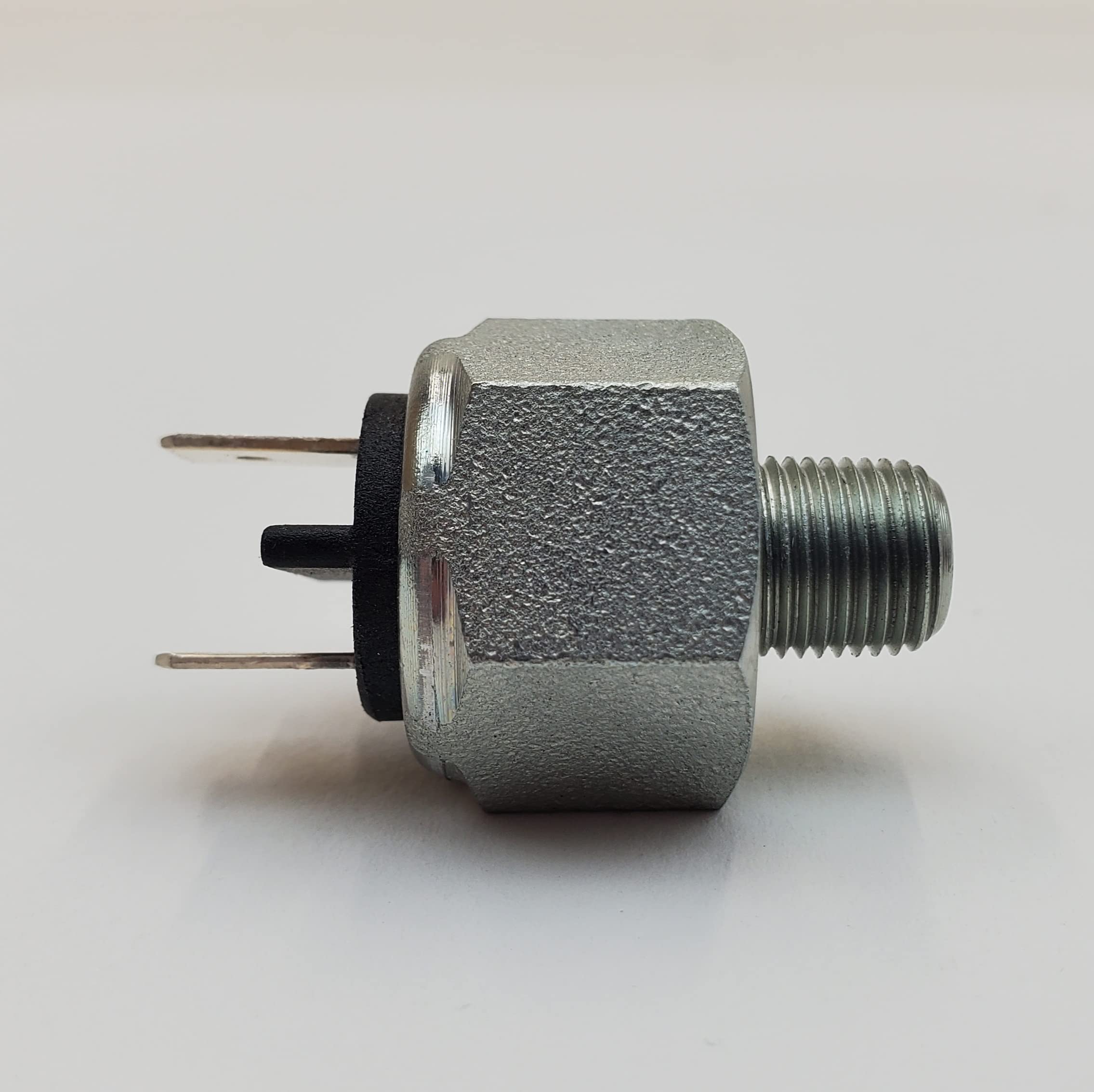 Hydraulic Rear Brake Light Switch For 1971-2021 Harley Big Twin Touring/Softail/Dyna, 2002-2017 V-Rod & 1979-2021 Sportster Mode