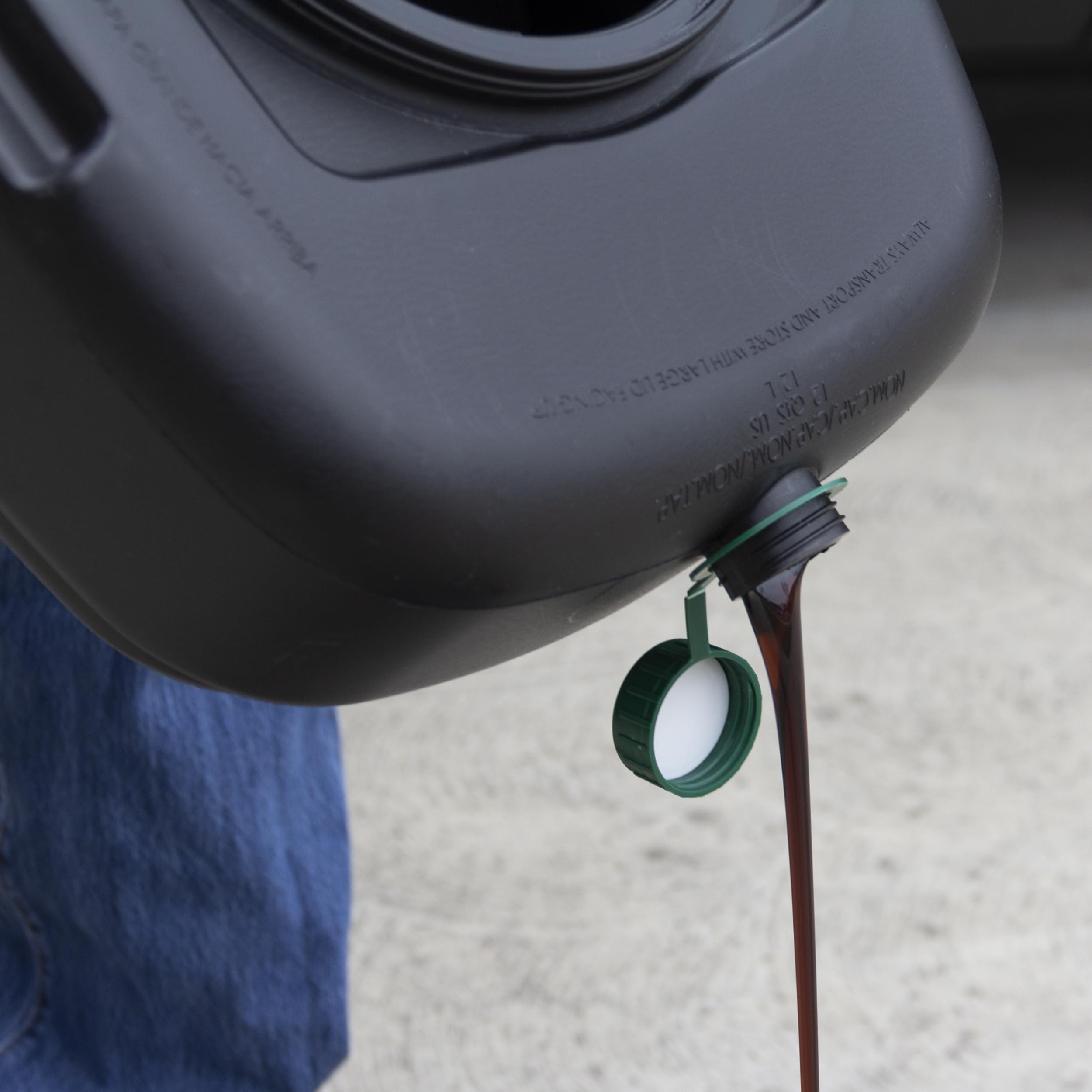 Scepter AM06984 12 Quart Oil Drain Pan with Lid, Filter Drain Screen, and Pour Spout for Automotive Fluids Including Engine Oil,