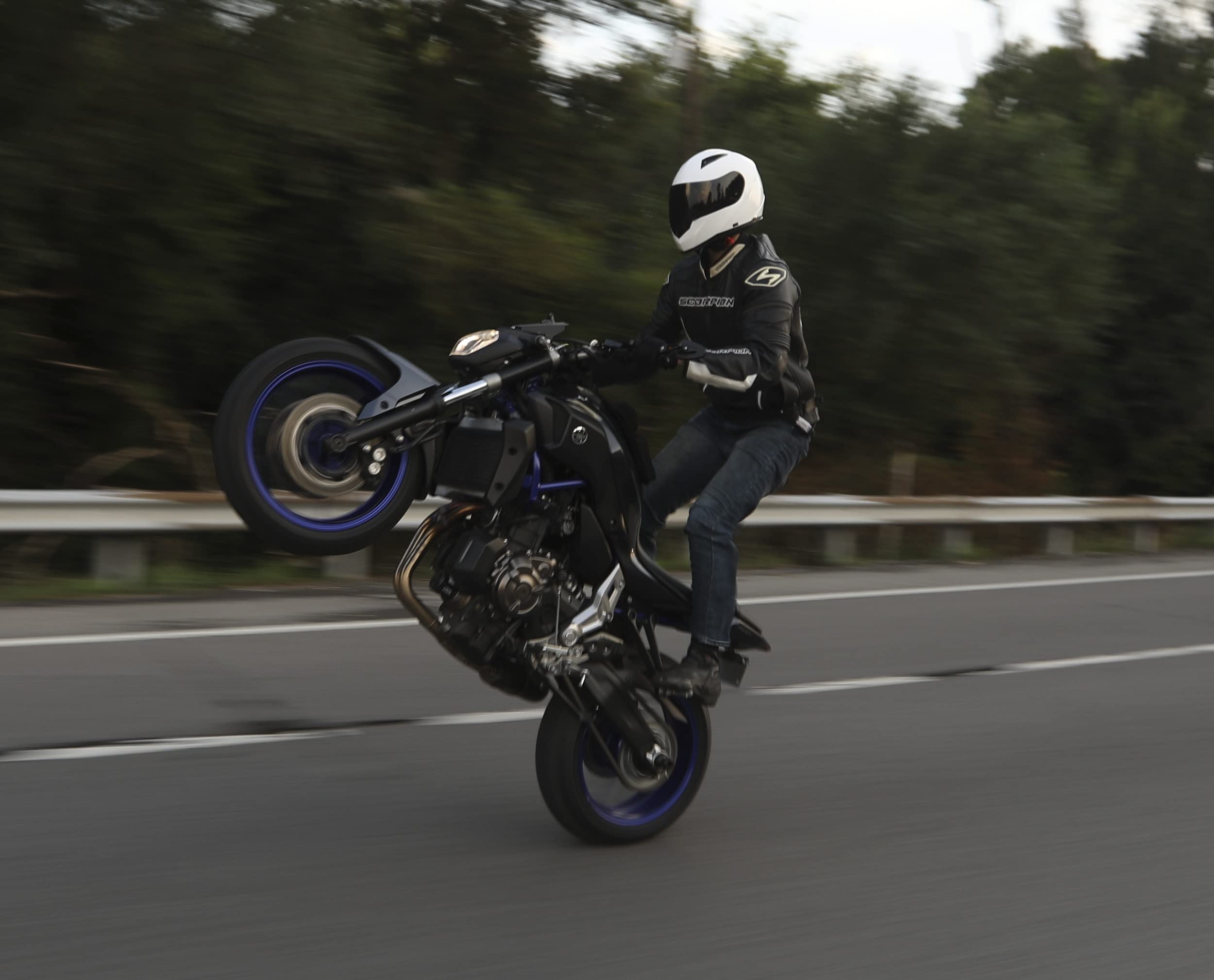 Vcan Vx Lightweight Full Face Motorcycle Street Bike Helmet With Extra Tinted Visor Dot Approved (White, Small)