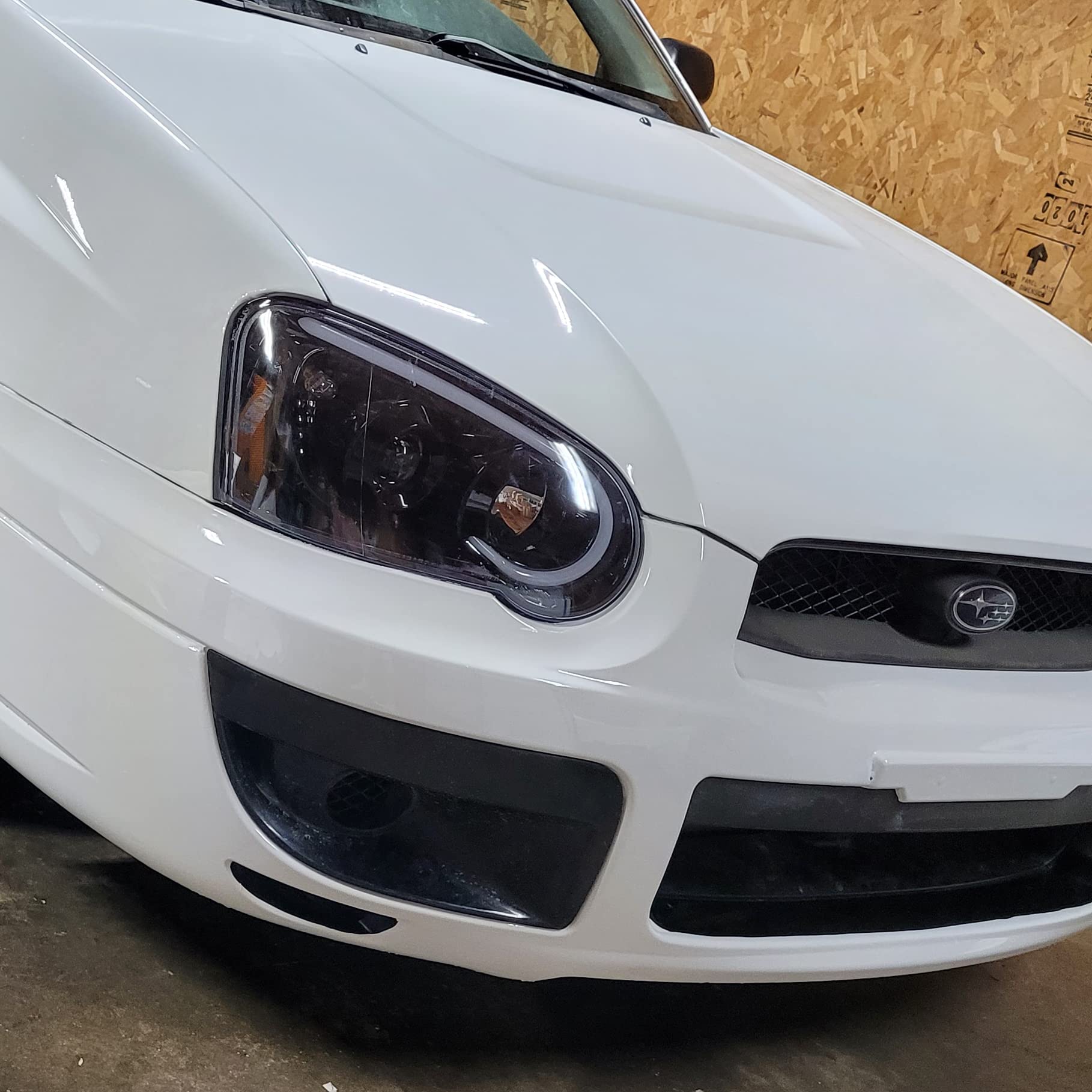 White Gloss Car Wrap Vinyl Roll With Air Release Adhesive 3Mil-Vvivid8 (6Ft X 5Ft)