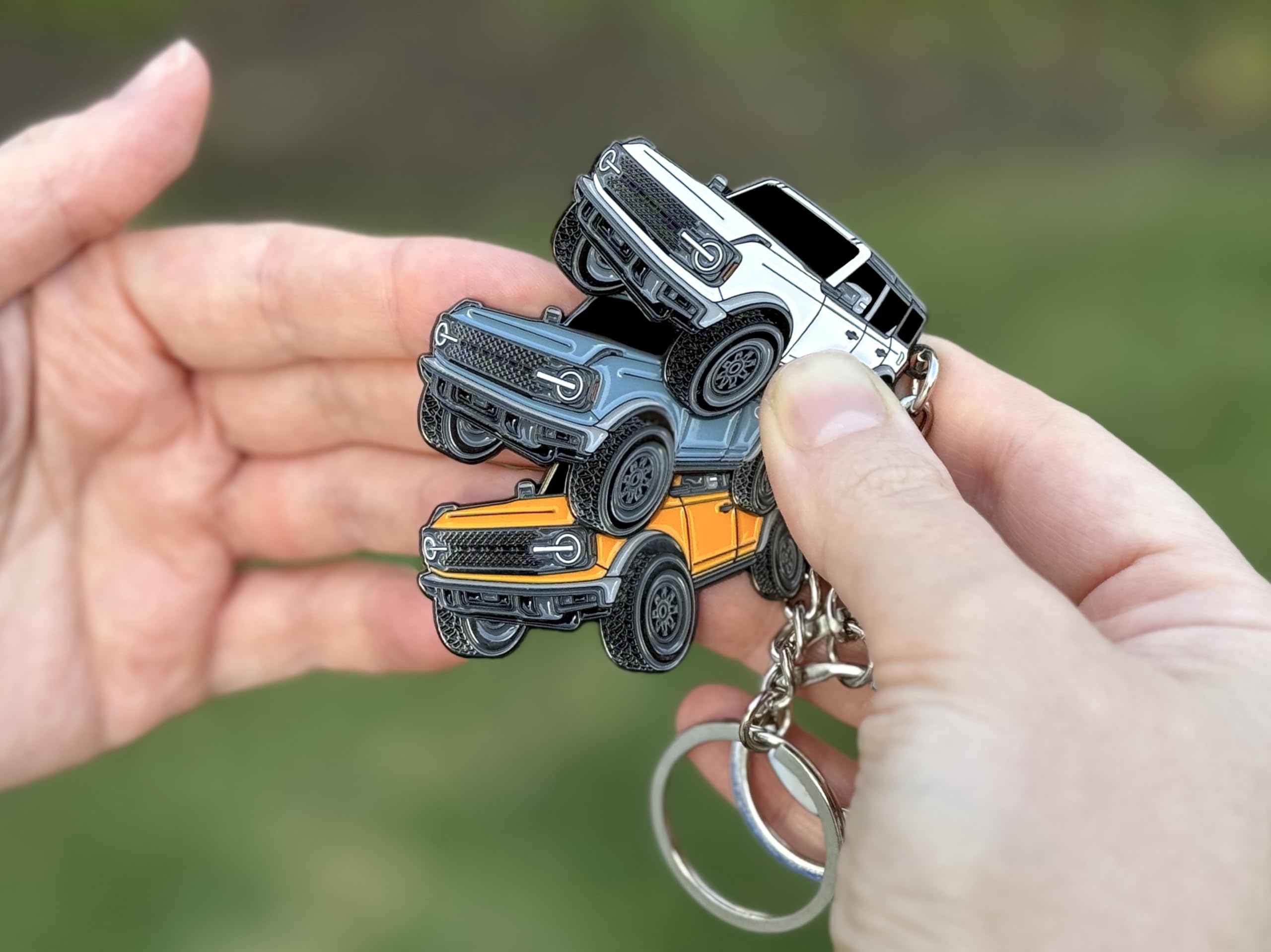 Four Wheel Beast Bronco Keychain Accessories 2023 4 Door Key Chain Fob Cover Cool Car Mods (Area 51)