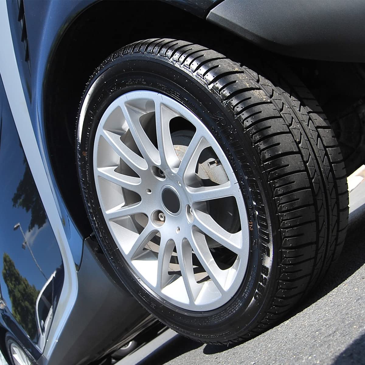 Tire Valve Stem Cap For Car, 4 Pack American Flag Pattern Anti-Rust Airtight Universal Valve Stem Covers For Cars, Vehicles, Bicycles, Trucks, Motorcycles, Car Accessories (Silver)