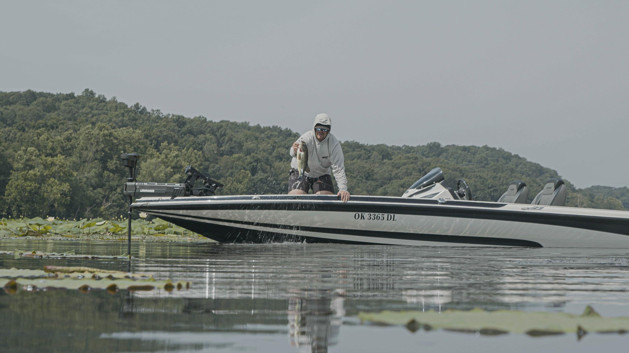 RELiON RB100 12V 100Ah LifePO4 Lithium-ion Battery - Waterproof IP67, 10 Year Warranty, Perfect for Boat, RV, Solar, Off Grid - Blue