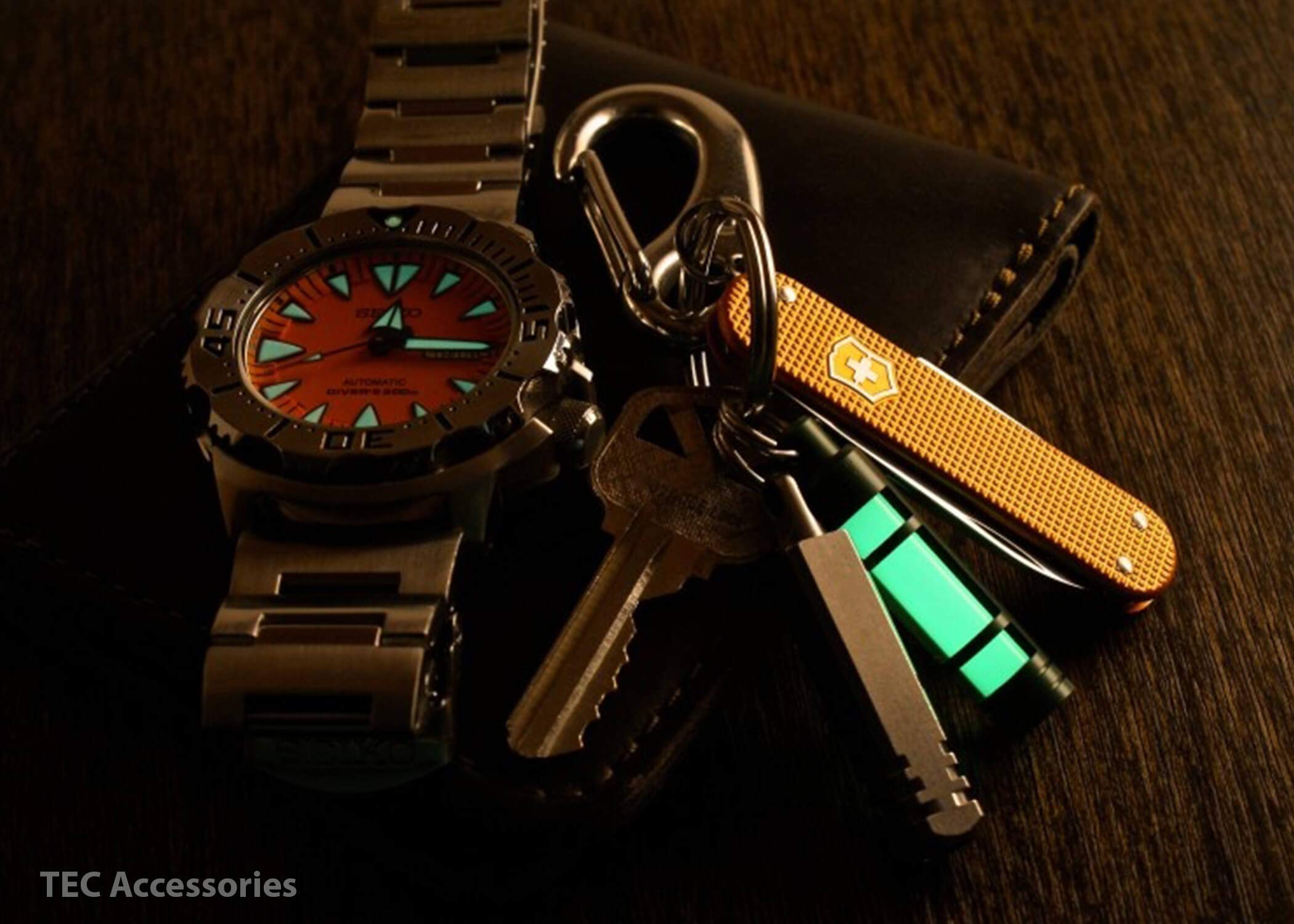 Tec Accessories - Embrite Glow Fob - Anodized Aluminum - Glow In The Dark - Green Embrite Glow Pellet - Keychain Accessories - E