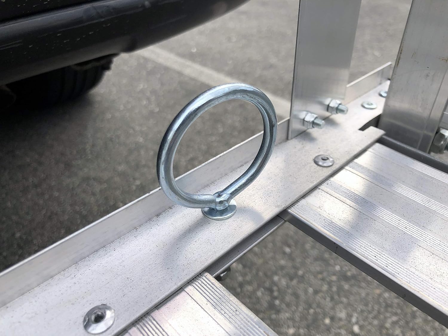 Maxxhaul 50945 50 Inch X 29.5 Inch Trailer Hitch Mount Aluminum Mobility Carrier With 47 Inch Ramp And Hitch Tightener For Rv Tr