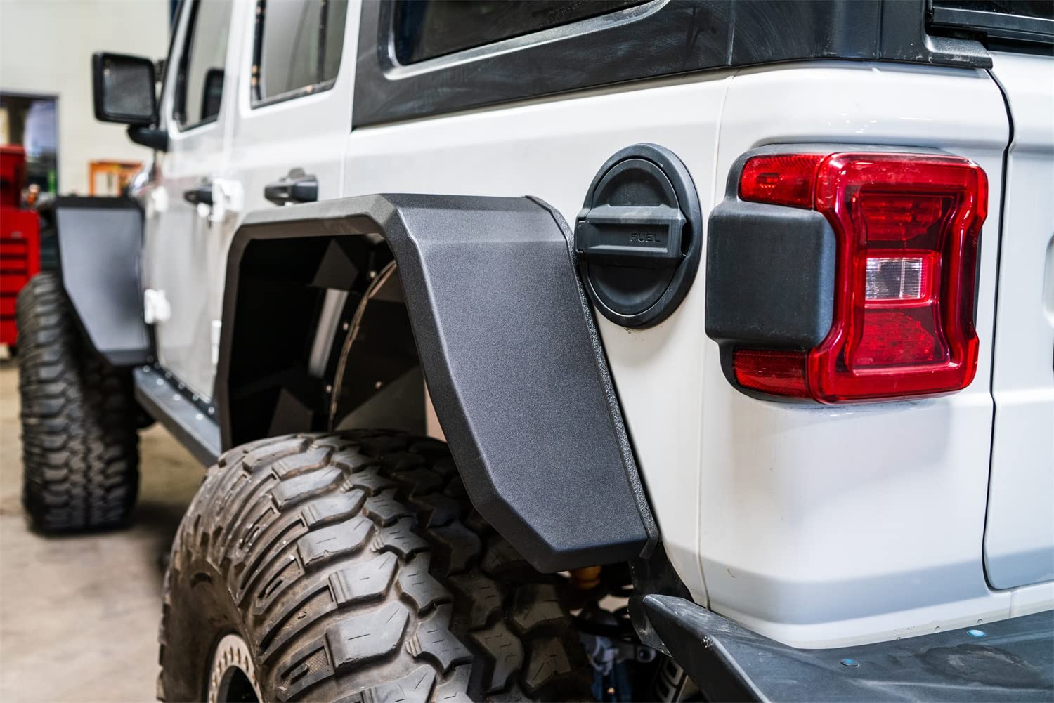 Road Armor - 19-20 Ram 2500 Identity Rear Beauty Ring & Step Pads (4192Drmr)