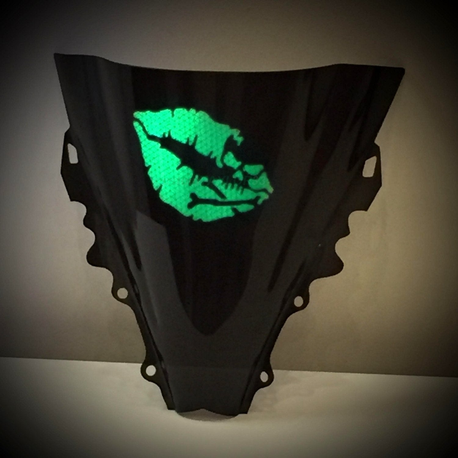 Customtaylor33 High Intensity Reflective Vinyl Death Kiss Skull Crossbones Lips Decal Bumper Sticker - Cars, Motorcycles, Helmets, Wind Screens, Laptops, Cellphones, (Green, 3 Inch Wide, Pair)