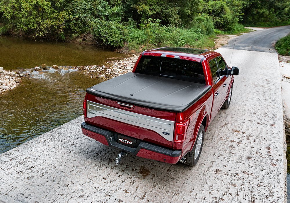 UnderCover SE One-Piece Truck Bed Tonneau Cover | UC2146 | Fits 2009 - 2014 Ford F-150 5' 7'' Bed (67'')