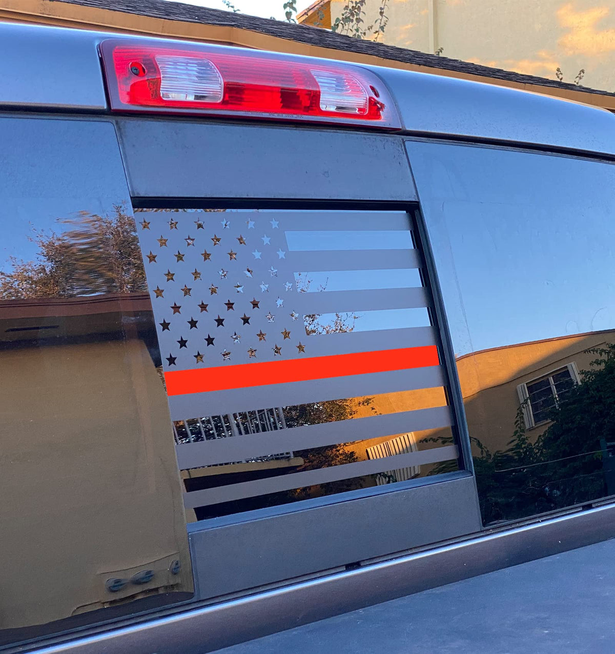 Xinghe For 2019-2025 Chevy Silverado Gmc Sierra, Rear Middle Window Red Line American Flag Decals, American Flag Center Window D
