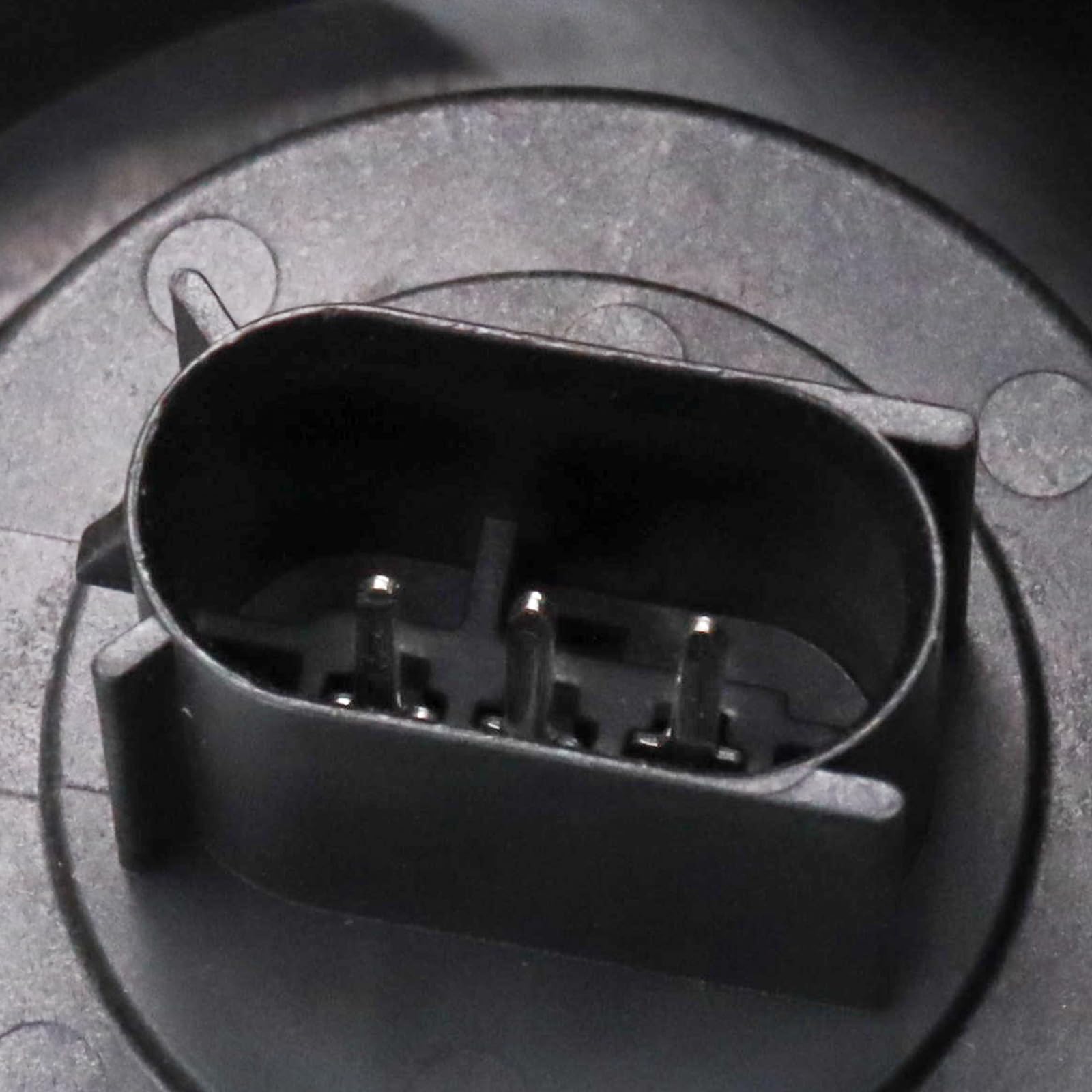 Trq Headlight Assembly Set Headlights Black Background Performance Driver & Passenger Side Gm2502346 Gm2503346 Compatible With 2