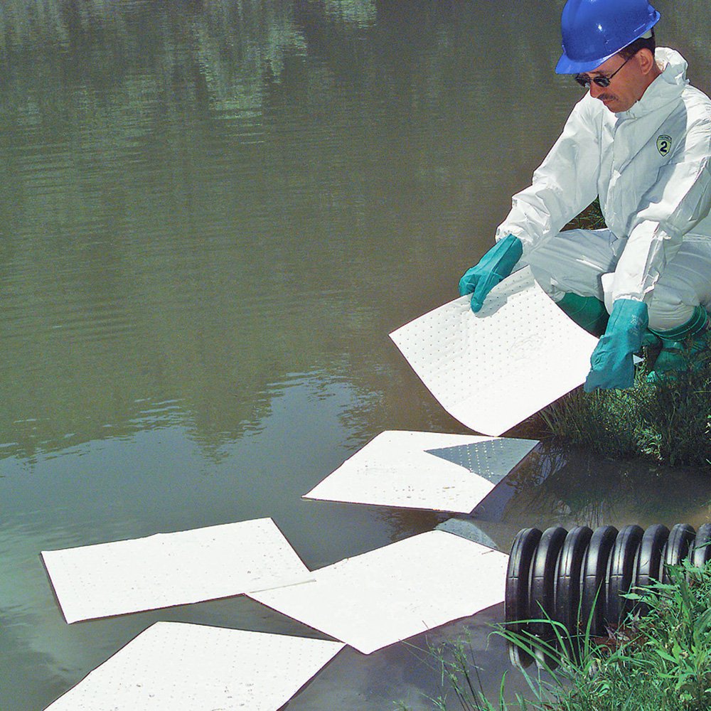 Pig Oil Mat - Oil-Only Absorbent Mat Pad - 100 Pads Per Bag - 15' X 20' Pad - Absorbs Up To 28 Ounces Per Pad - Mat403