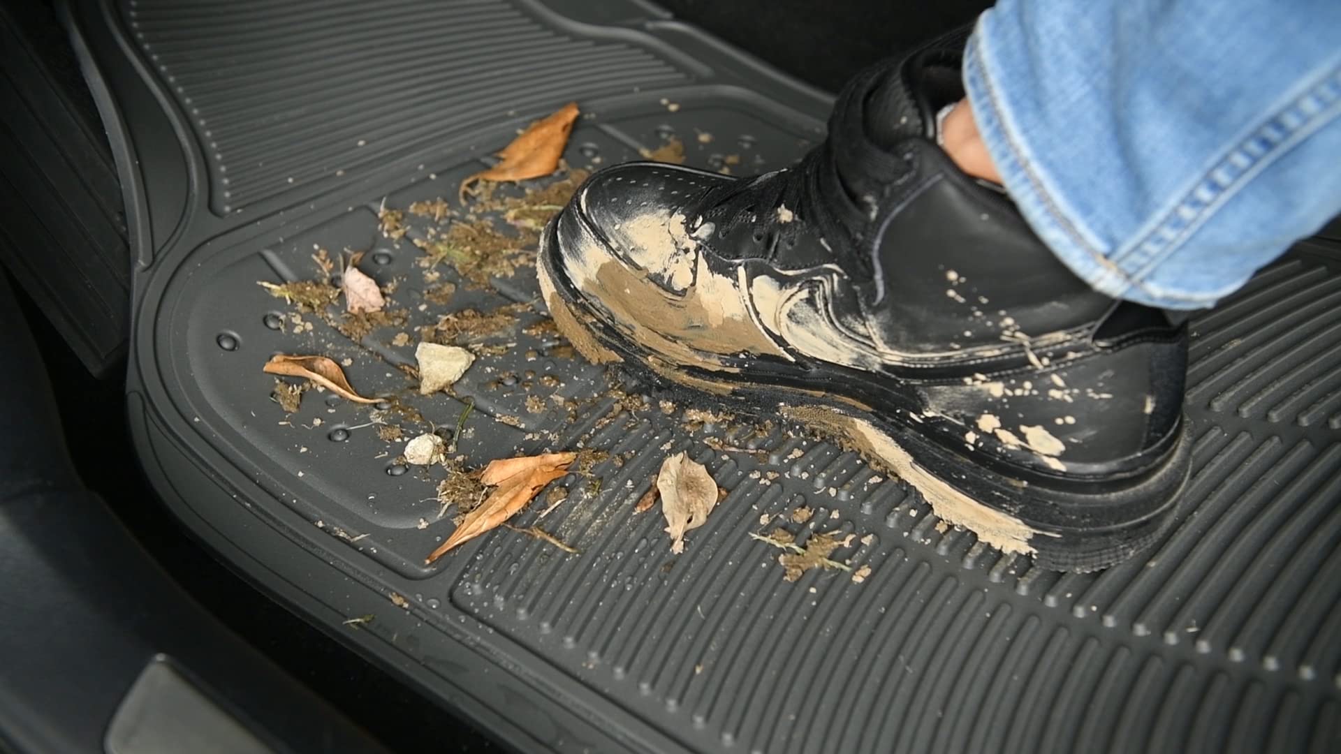 Amazon Basics Universal Pvc Faux Rubber Car Floor Mats, All Weather Protection, Waterproof Flexible Trim To Fit For 95% Automoti