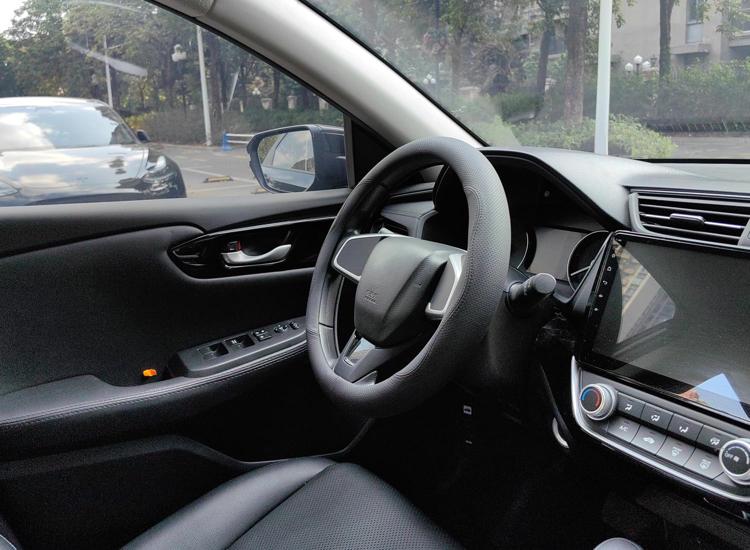 Szyuchen Steering Wheel Cover For Jeep Wrangler Jl Jk Grand Cherokee Gladiator Cherokee Renegade Patriot Compass Sport Commander Liberty Jku 4Xe S Tj Xj Car Accessories, 2024 Leather Black