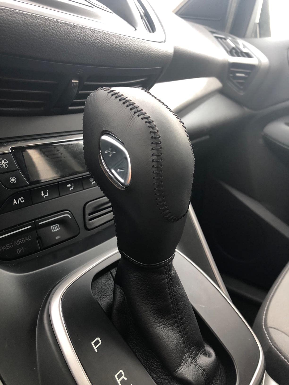 Black Leather Gear Shift Knob Cover For Ford Focus 2012 2013 2014 2015 2016/ Ford Fiesta 2014 2015 2016 / Ford Fusion S / Fusion