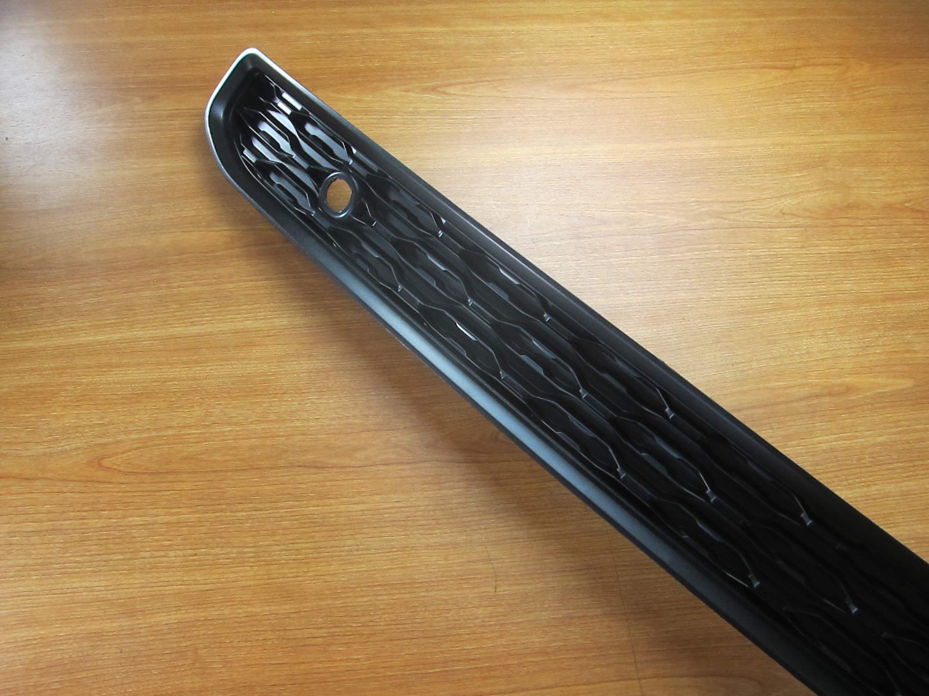 Ram 1500 Dt (New Body Style) Front Bumper Lower Grille New Mopar Oem