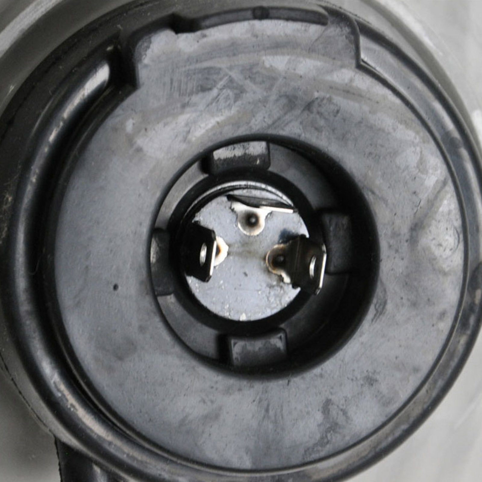 Trq Headlight Assembly Set Headlights Halogen Driver & Passenger Side Compatible With 2001-2005 Toyota Sequoia 2004-2005 Toyota