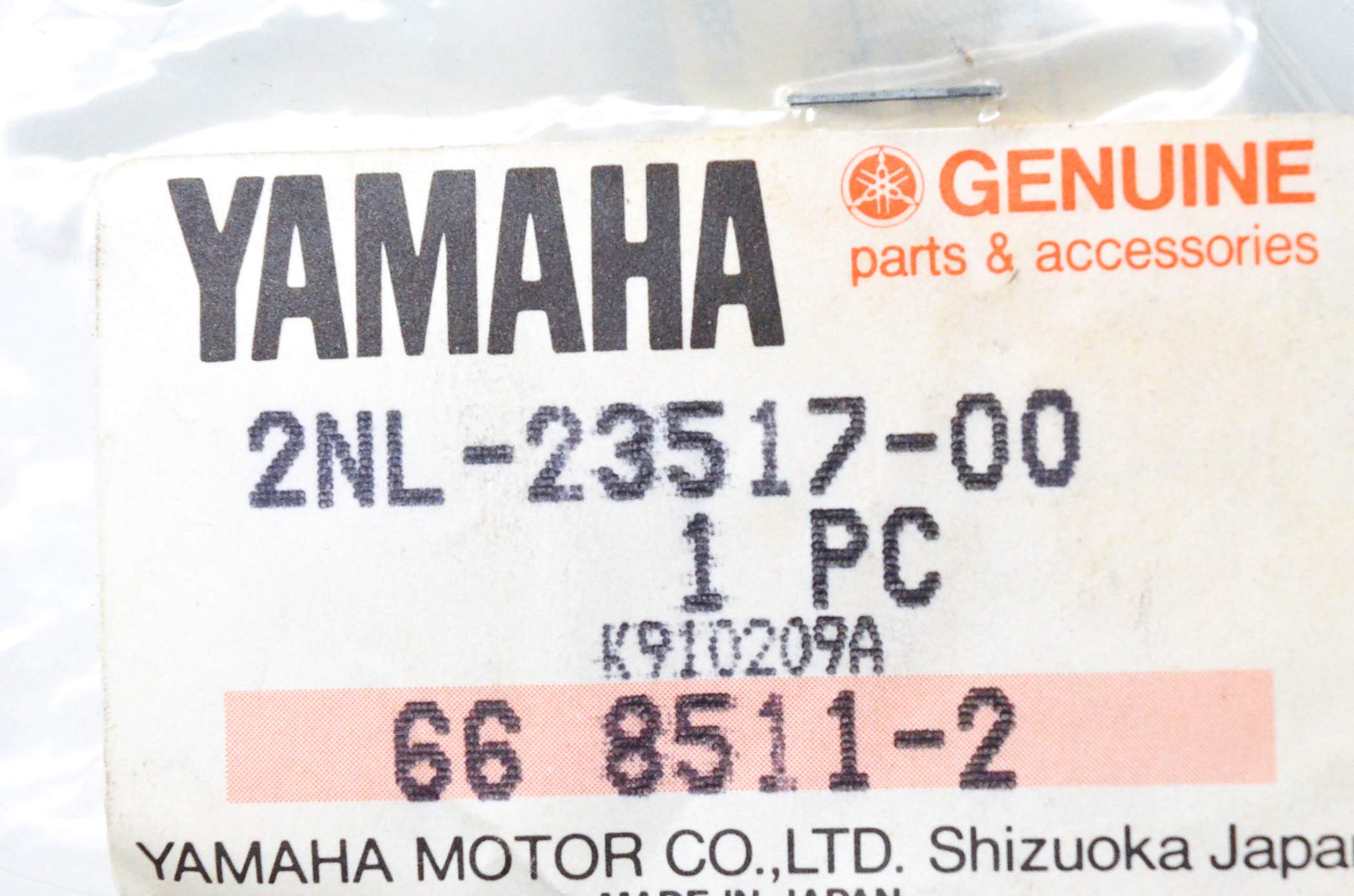 Yamaha 2Nl-23517-00-00 Cover, Thrust 1; New # 3Jn-23517-00-00 Made By Yamaha