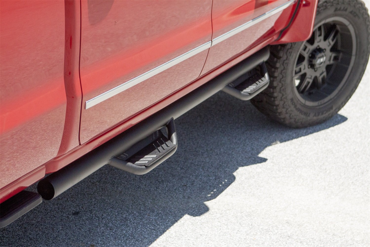 Lund 54541173 Black Steel Terrain Hx Extreme Step Nerf Bars For 2015-2018 Chevrolet Silverado/Gmc Sierra 2500Hd/3500Hd Extended Cab