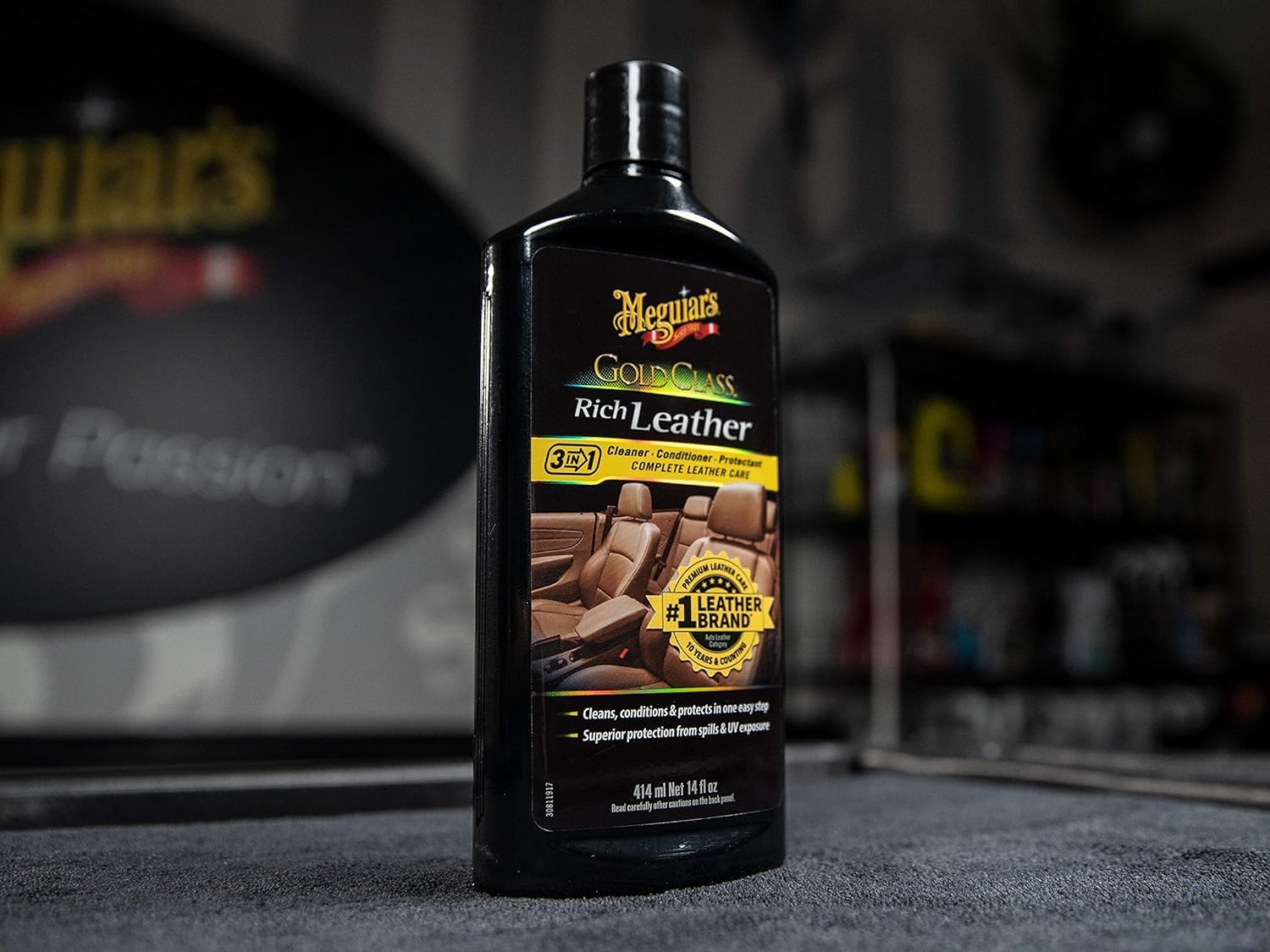 Meguiar's G7214 Gold Class Rich Leather Lotion - Cleans, Conditions & Protects for Complete Leather Care - 14 Oz Bottle