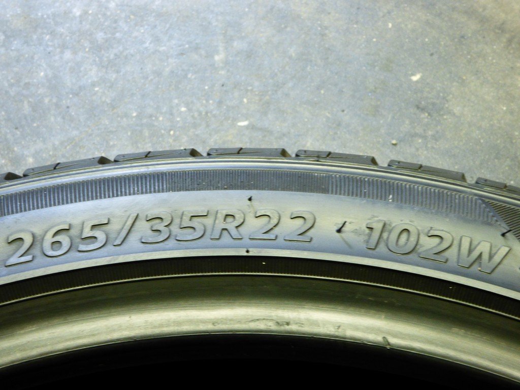 Hankook Ventus St Rh06 All-Season Tire - 265/35R22 102Z