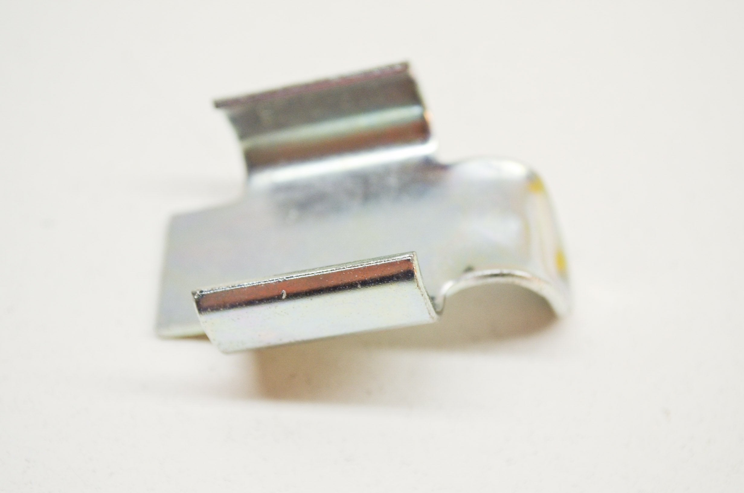 Yamaha 8Fa-47115-00-00 Track Clip 0106 Guide; New # 8Dy-47115-02-00 Made By Yamaha