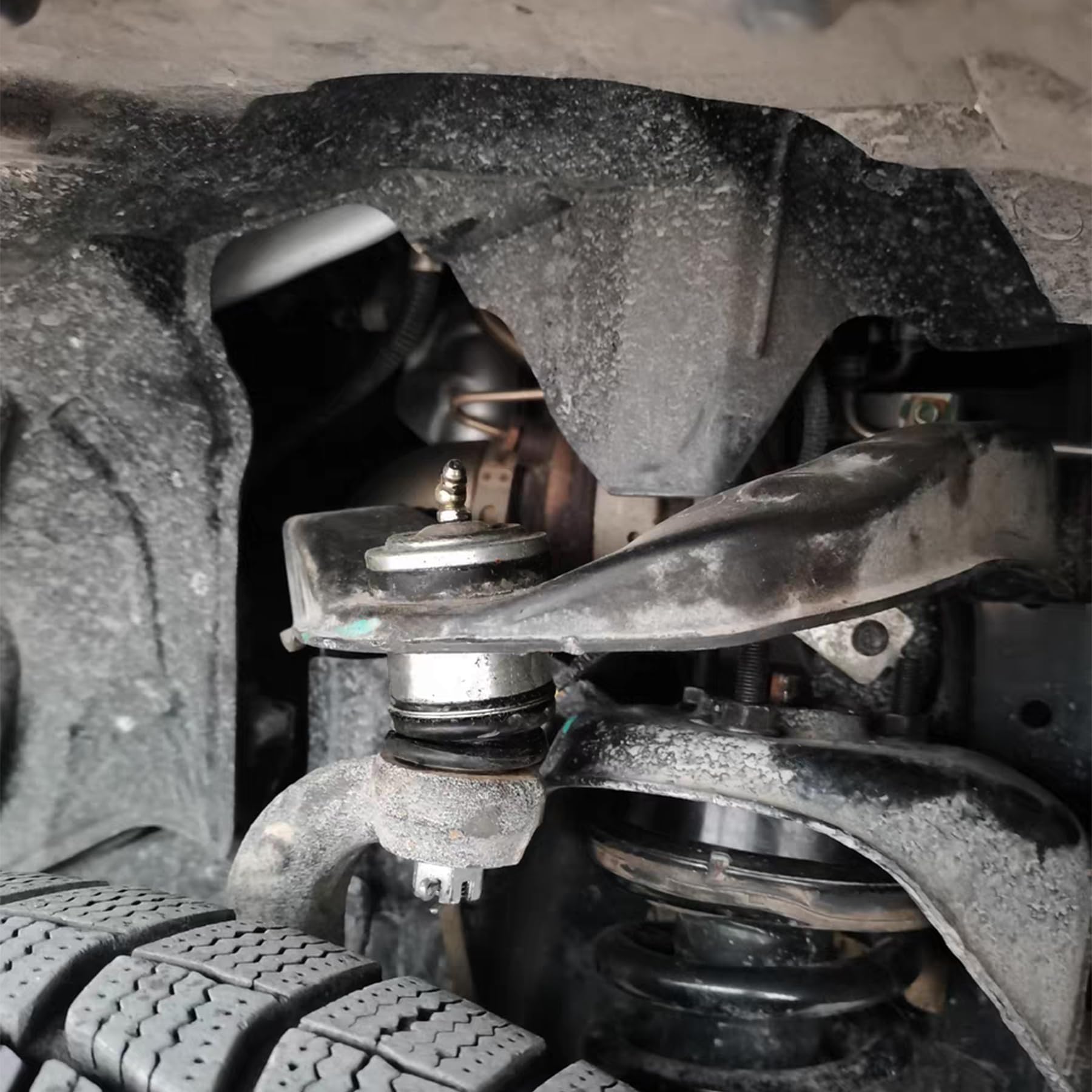 JS SUPER WORK Lower Ball Joint for Nissan NAVARA D40/NP300 D23/Frontier 25MM Aluminum Silver