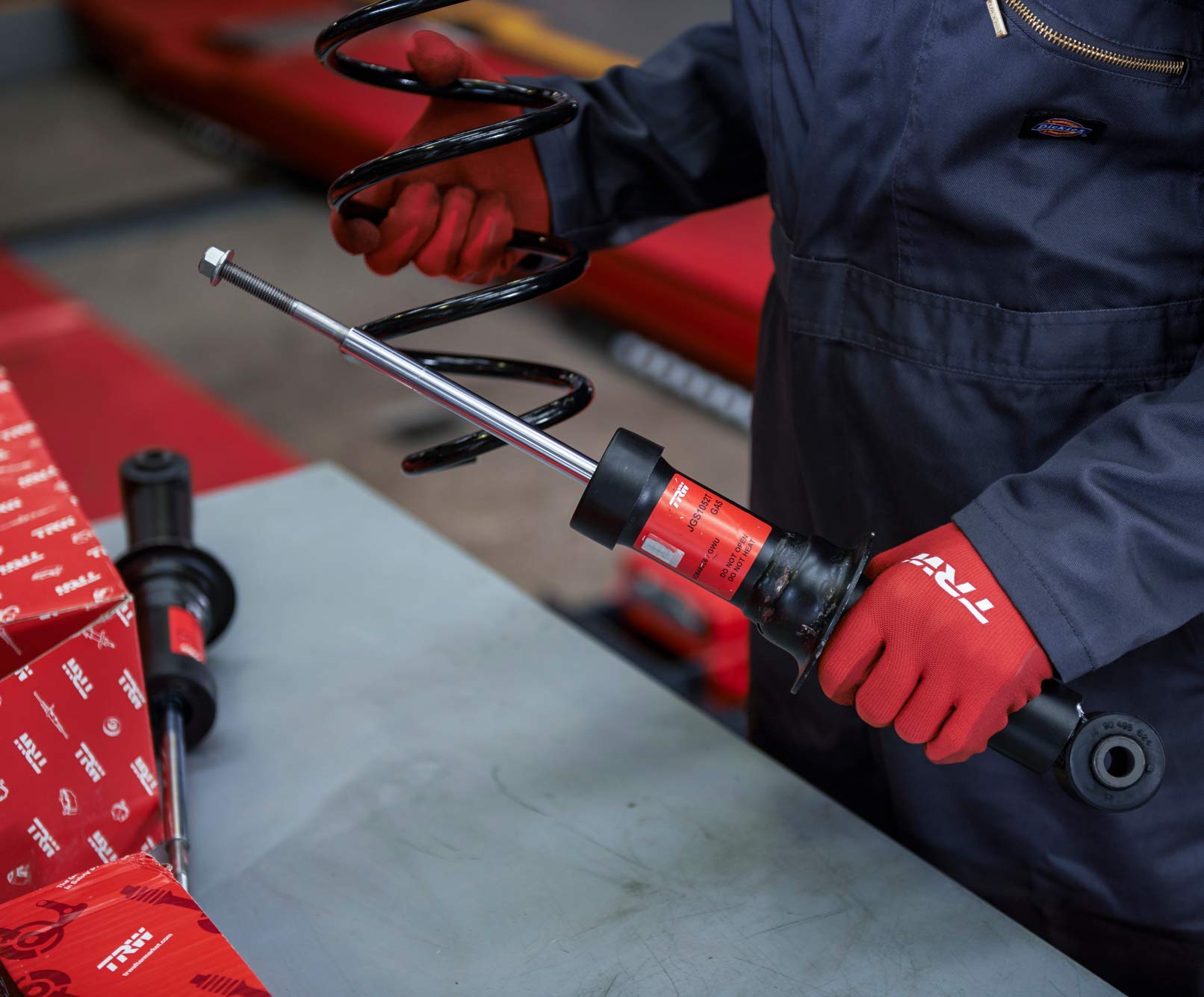 Trw Jgm4126S Trw Suspension Strut Chrysler Sebring 2006-1996 Front