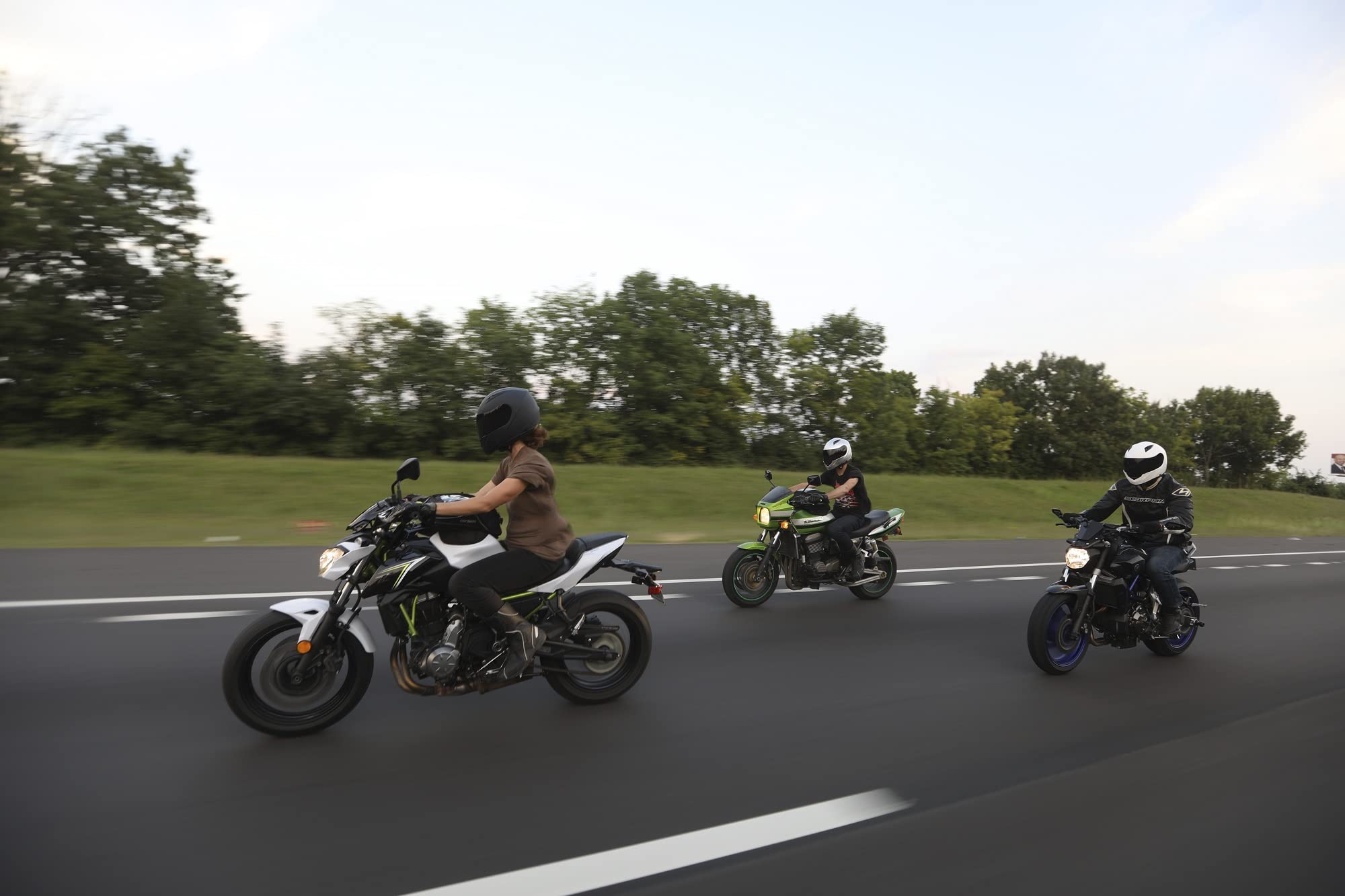 Vcan Vx Lightweight Full Face Motorcycle Street Bike Helmet With Extra Tinted Visor Dot Approved (Yellow, Medium)