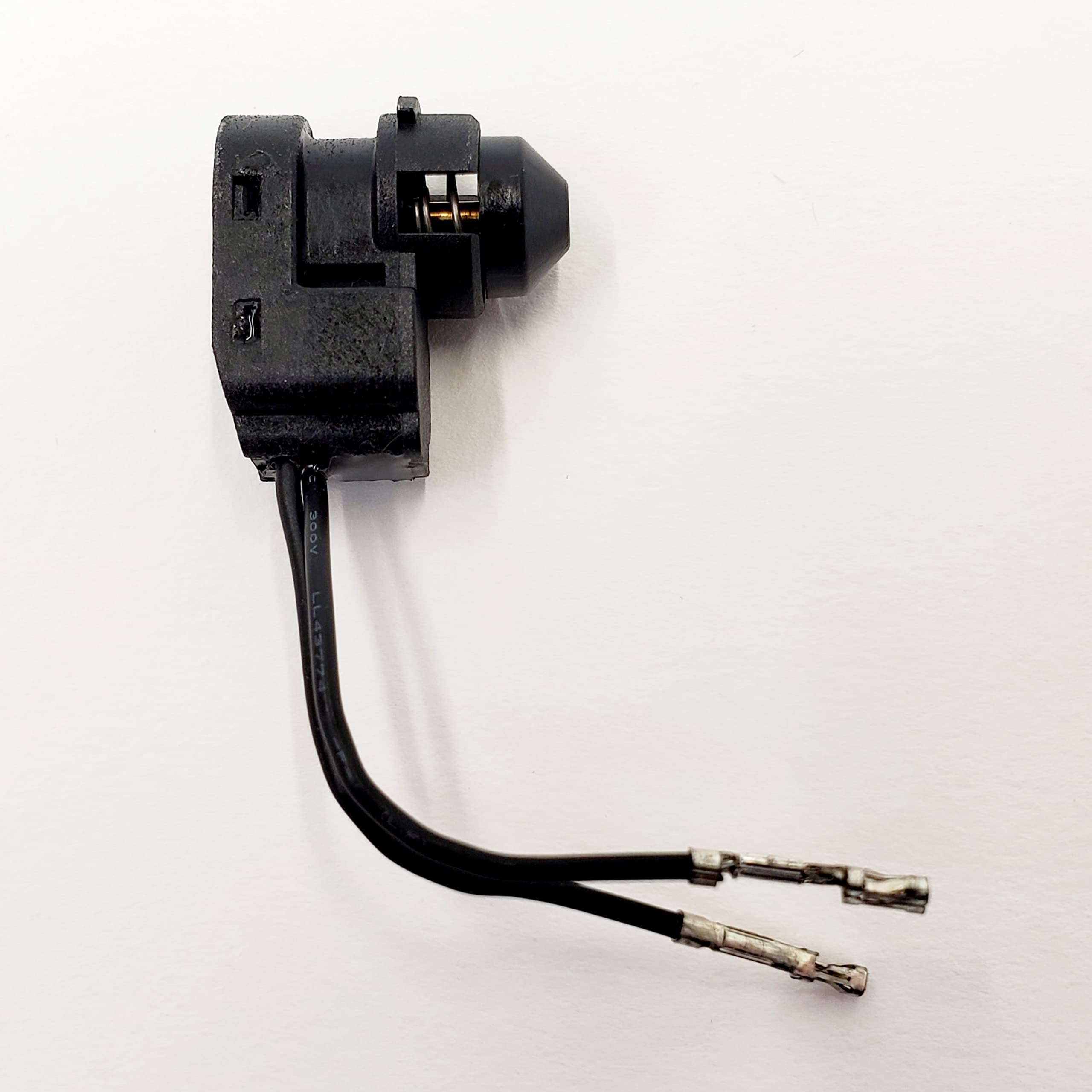 Handlebar-Mounted Front Brake Light Switch for 2012-2017 Harley Softail FX/FL, 2012-2017 Dyna FXD & 2014-2021 Sportster XL Model