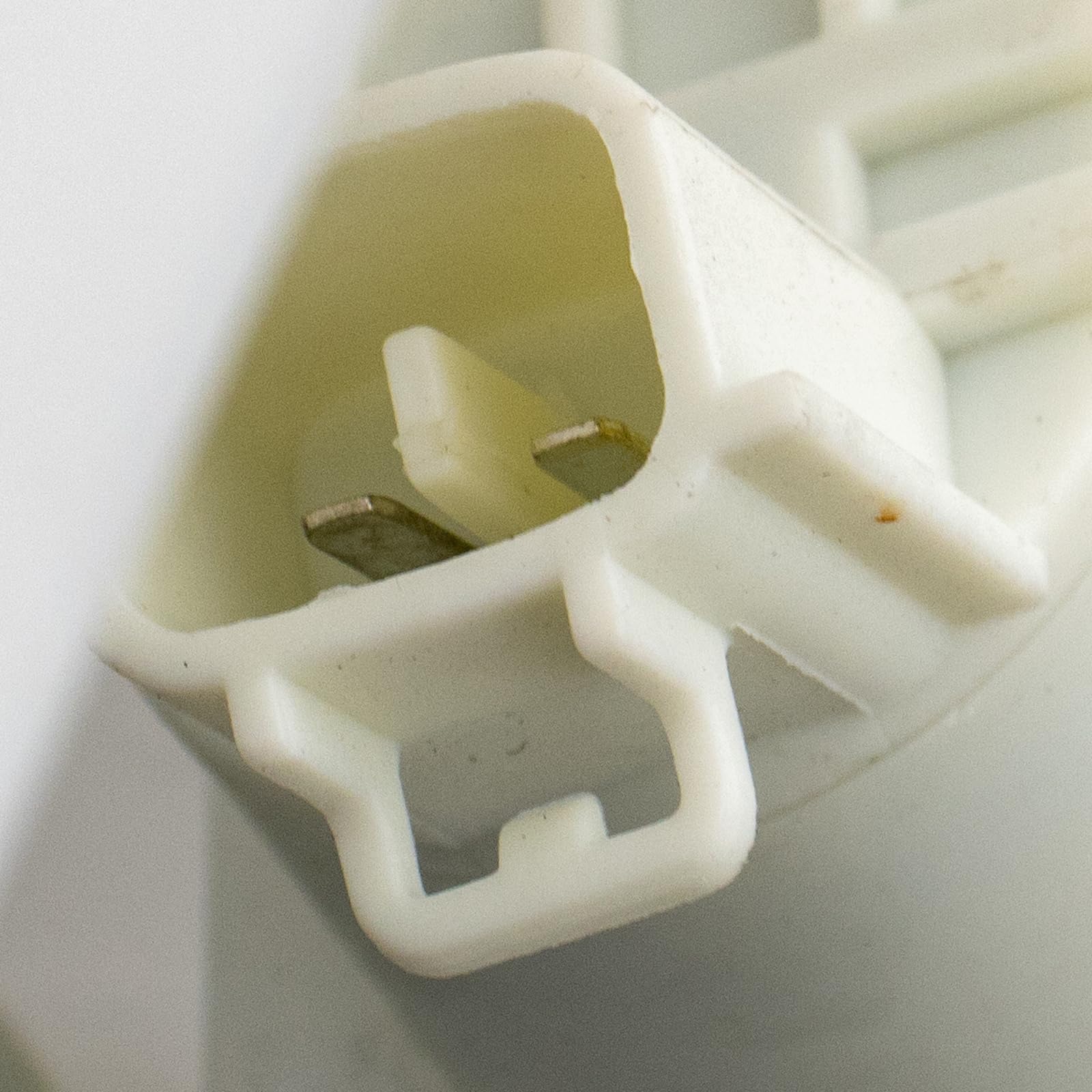 Trq Windshield Washer Reservoir Compatible With 2014-2018 Subaru Forester Su1288109