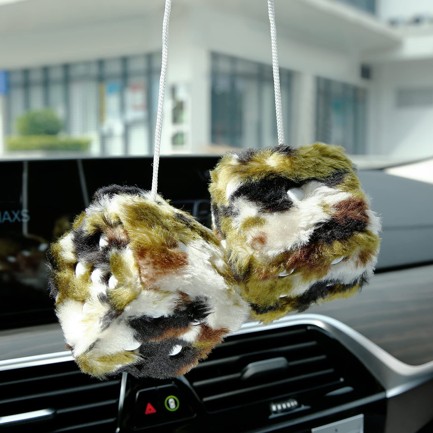 Ygmoner Camo Fuzzy Dice For Rear View Mirror, Pair Of 2.75 '' Plush Dice Retro Hanging Ornaments Car Interior Rearview Mirror De