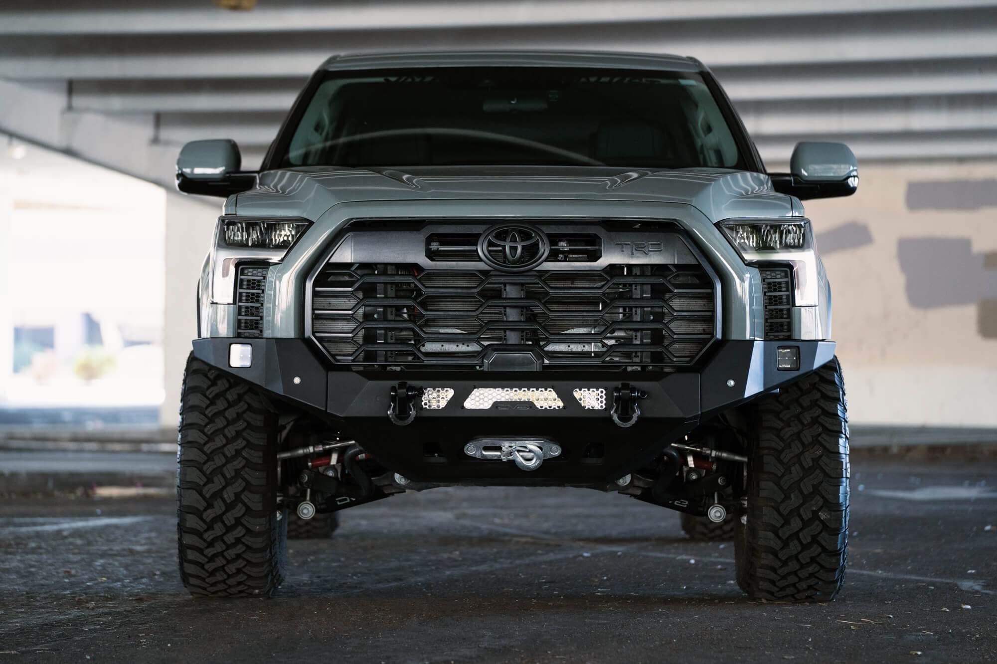 Mto Series Winch Front Bumper For 2022-2024 Toyota Tundra | Retains Oem Features | Mount Led Light Bar & Pod Lights | Accepts Multiple Size Winches | Compatible With Stock Skid Plates | Dv8 Offroad