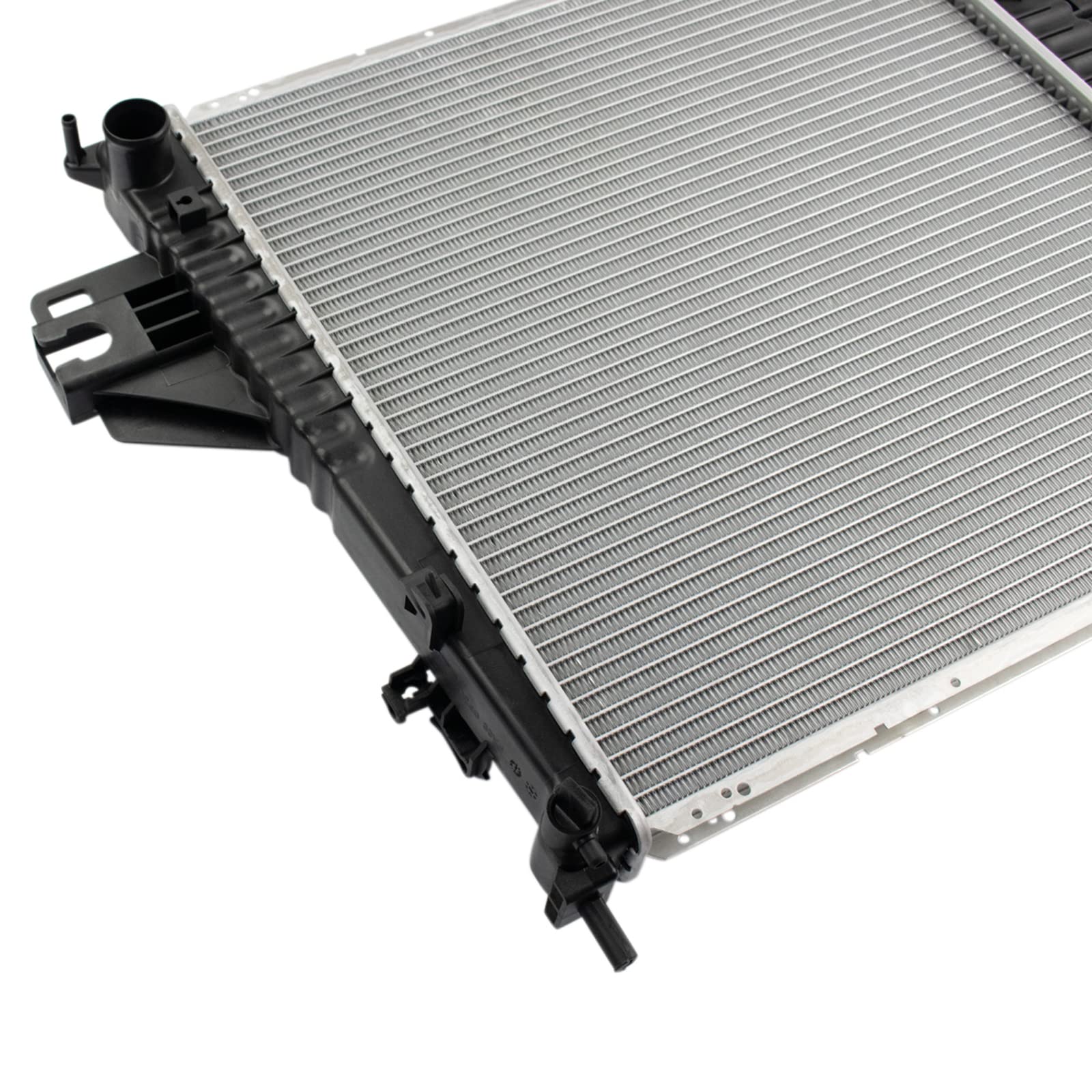 Trq Radiator Assembly Aluminum Core Compatible With 02-06 Jeep Liberty Ch3010275 Cu2481