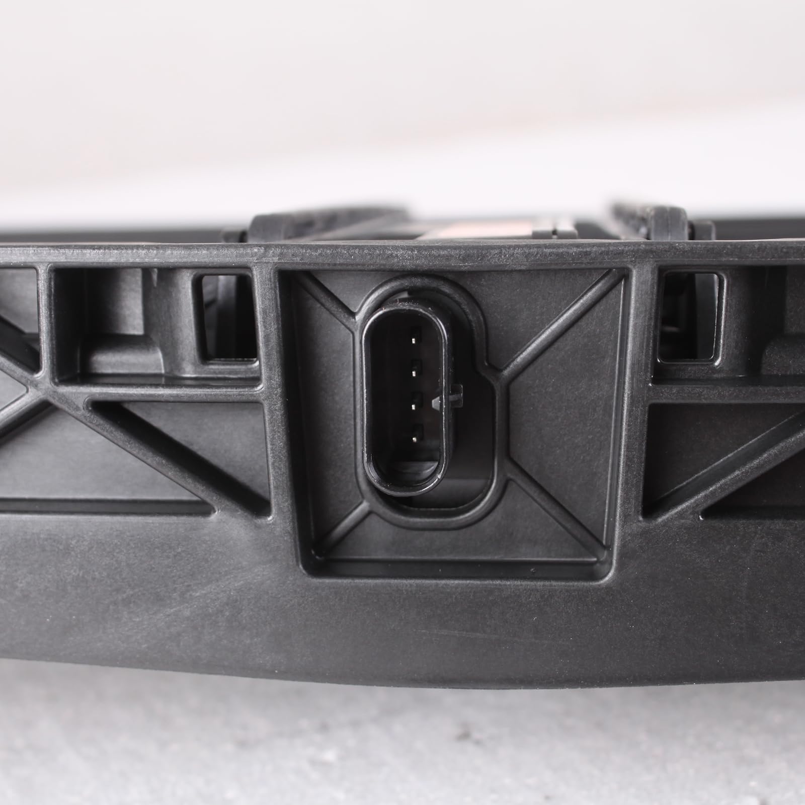 TYG (CAPA QUALITY) Active Grille Shutter For Chevrolet Traverse 18-19 Upper 84393409 GM1206105 w/Motor