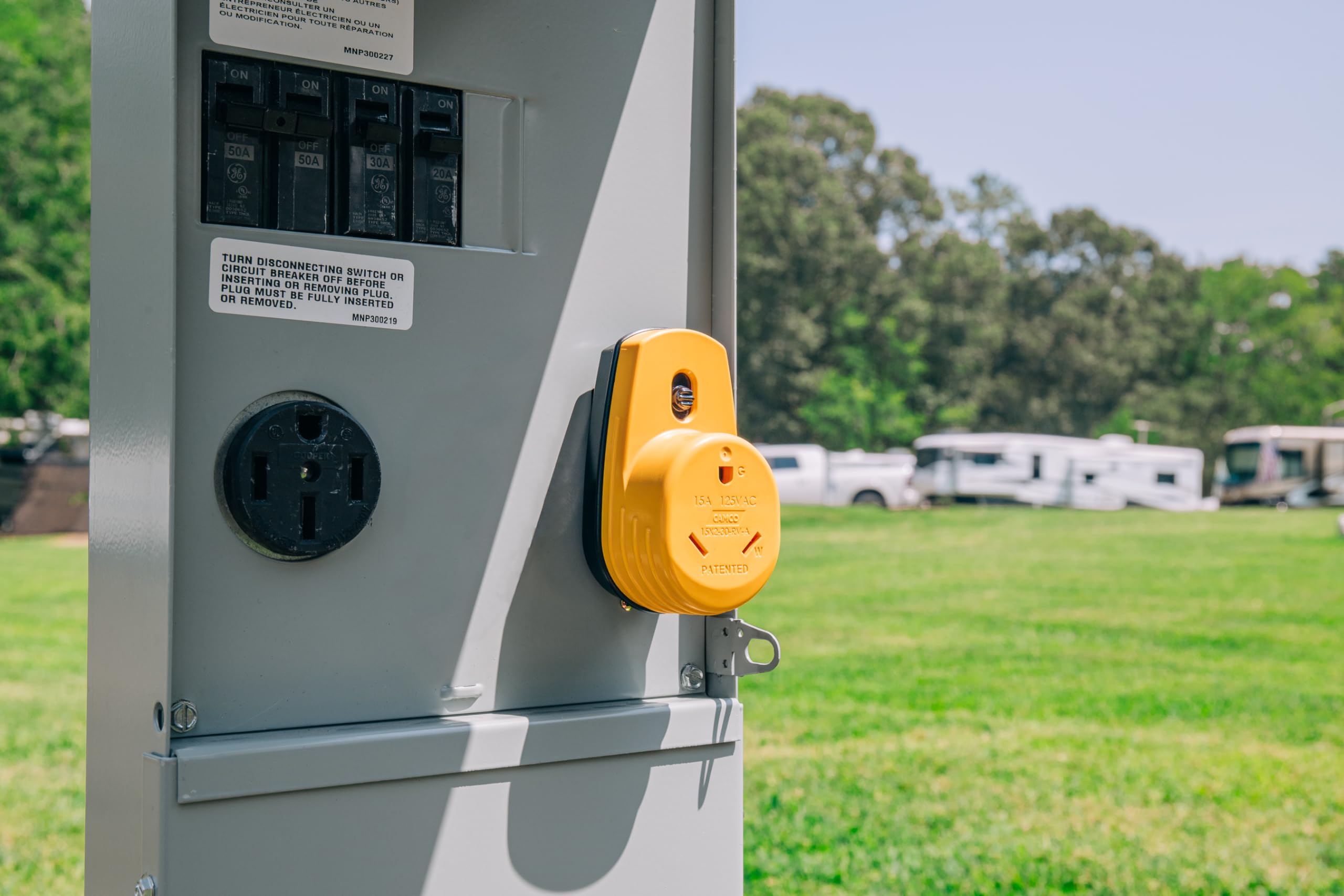 Camco 55225 Power Grip RV 125 Volt 1875 Watt Two Plug 15 Amp to Single 30 Amp Adapter Converter with Adjustable Top Plug for Duplex Outlets