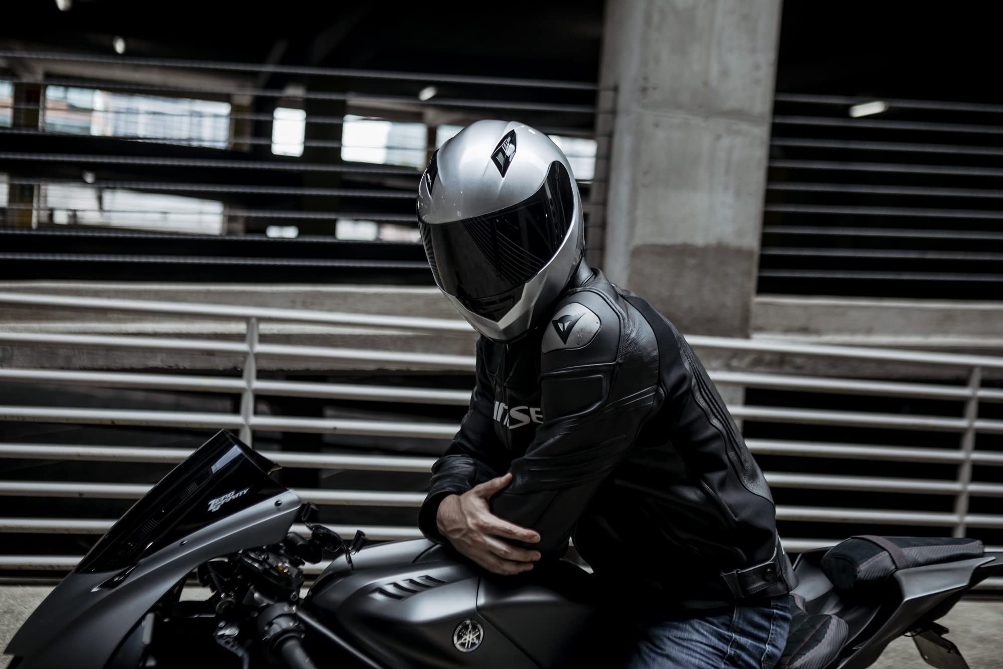 Vcan Vx Lightweight Full Face Motorcycle Street Bike Helmet With Extra Tinted Visor Dot Approved (Silver, Large)