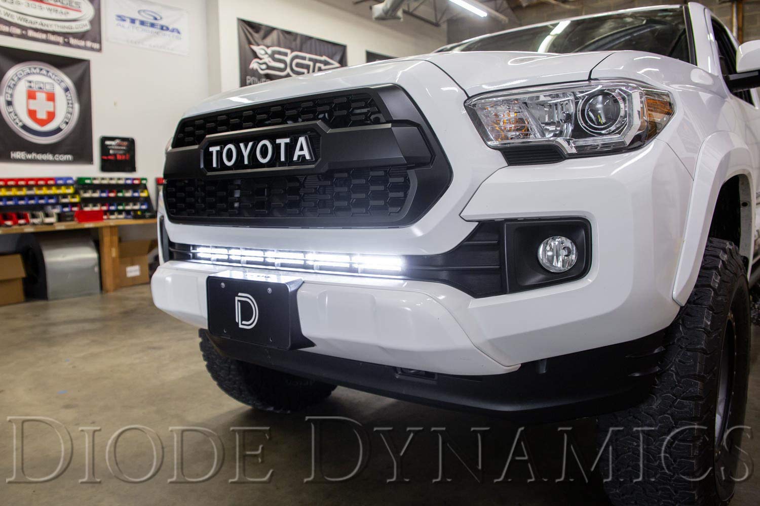 Diode Dynamics Stealth Amber Combo 30'' Led Light Bar Kit Compatible With Toyota Tacoma 2016-2023