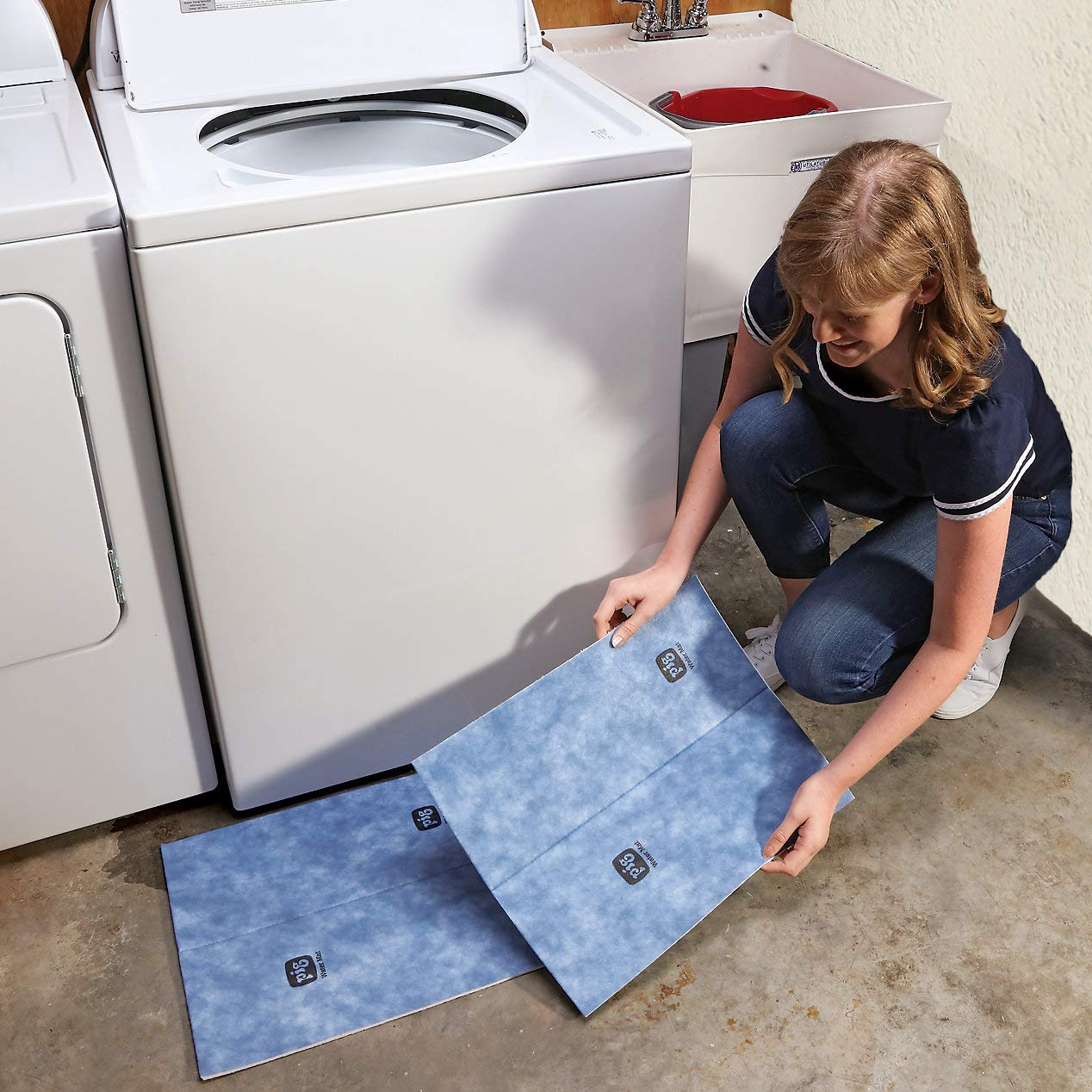 Pig Water Absorbent Mat | Reusable | 5 Pack | 15'' W X 19'' L | Absorbs Up To 29 Oz Per Pad | Blue And White | Pm50534