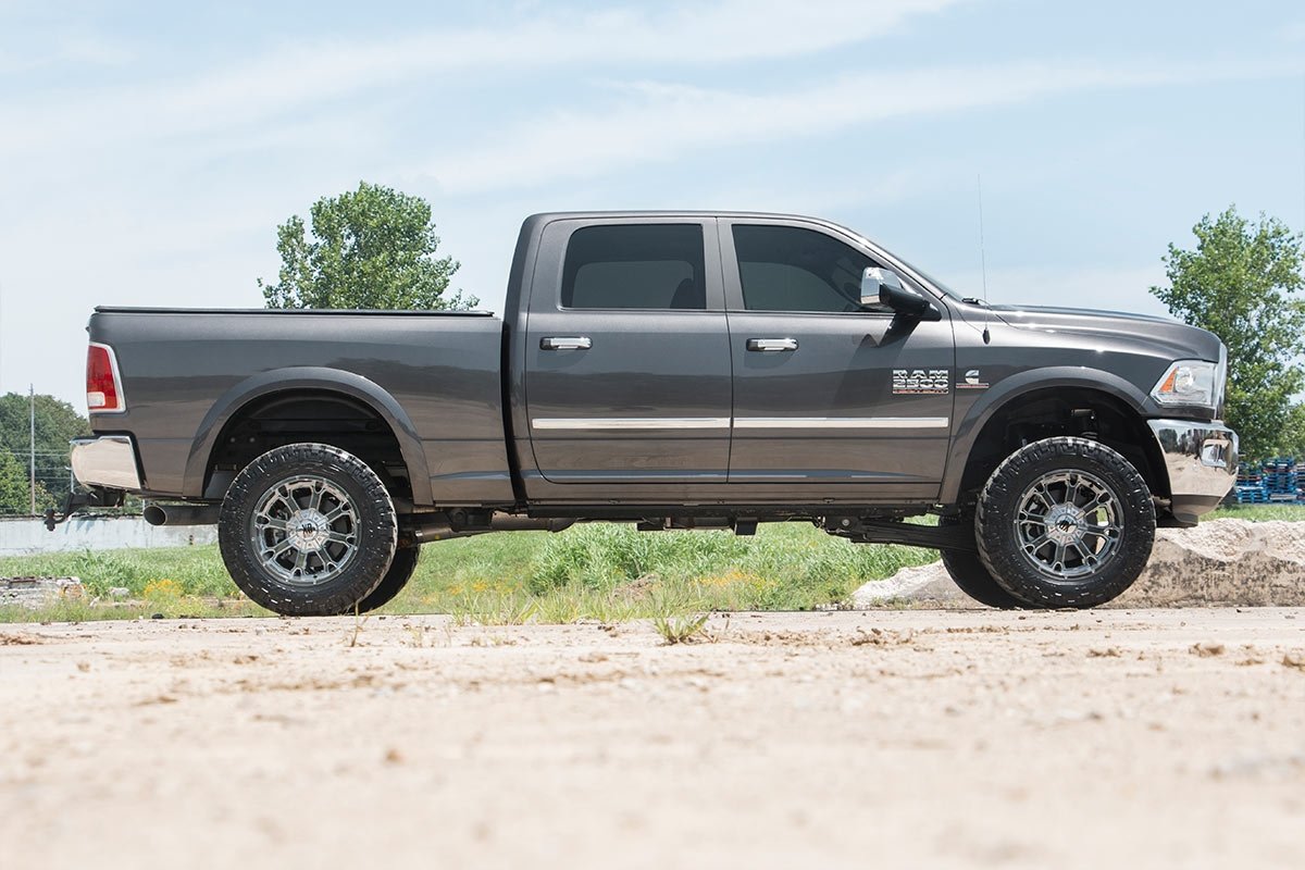 Rough Country 2.5' Lift Kit For 2014-2024 Ram 2500 4Wd - 30200