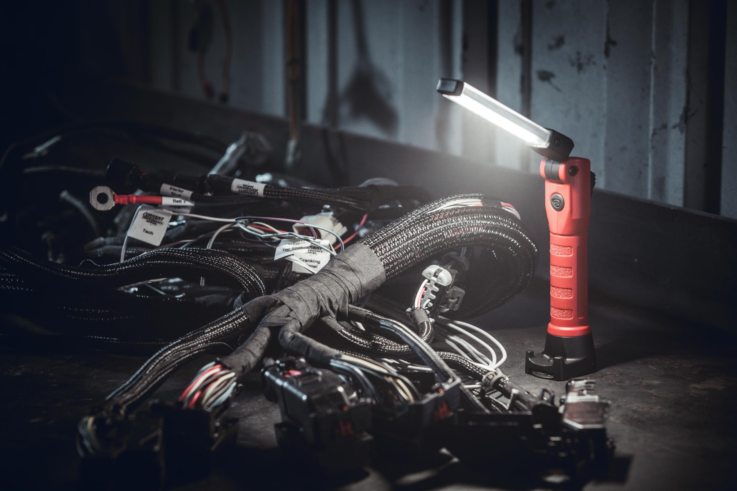 Streamlight 74854 Strion Switchblade 500-Lumen Rechargeable Multi-Function Compact Work Light With 120V/100V Ac Piggyback Charge