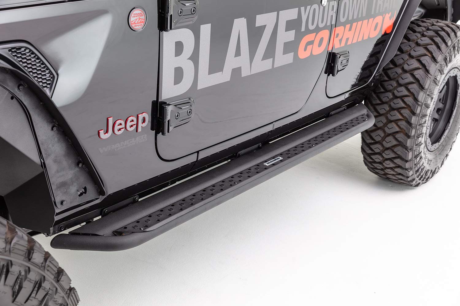 Go Rhino Dss4053T Dominator Xtreme Dss Side Steps With Rocker Panel Mounting Bracket Kit For 19-24 Gmc, Chevrolet (Crew Cab Pickup)