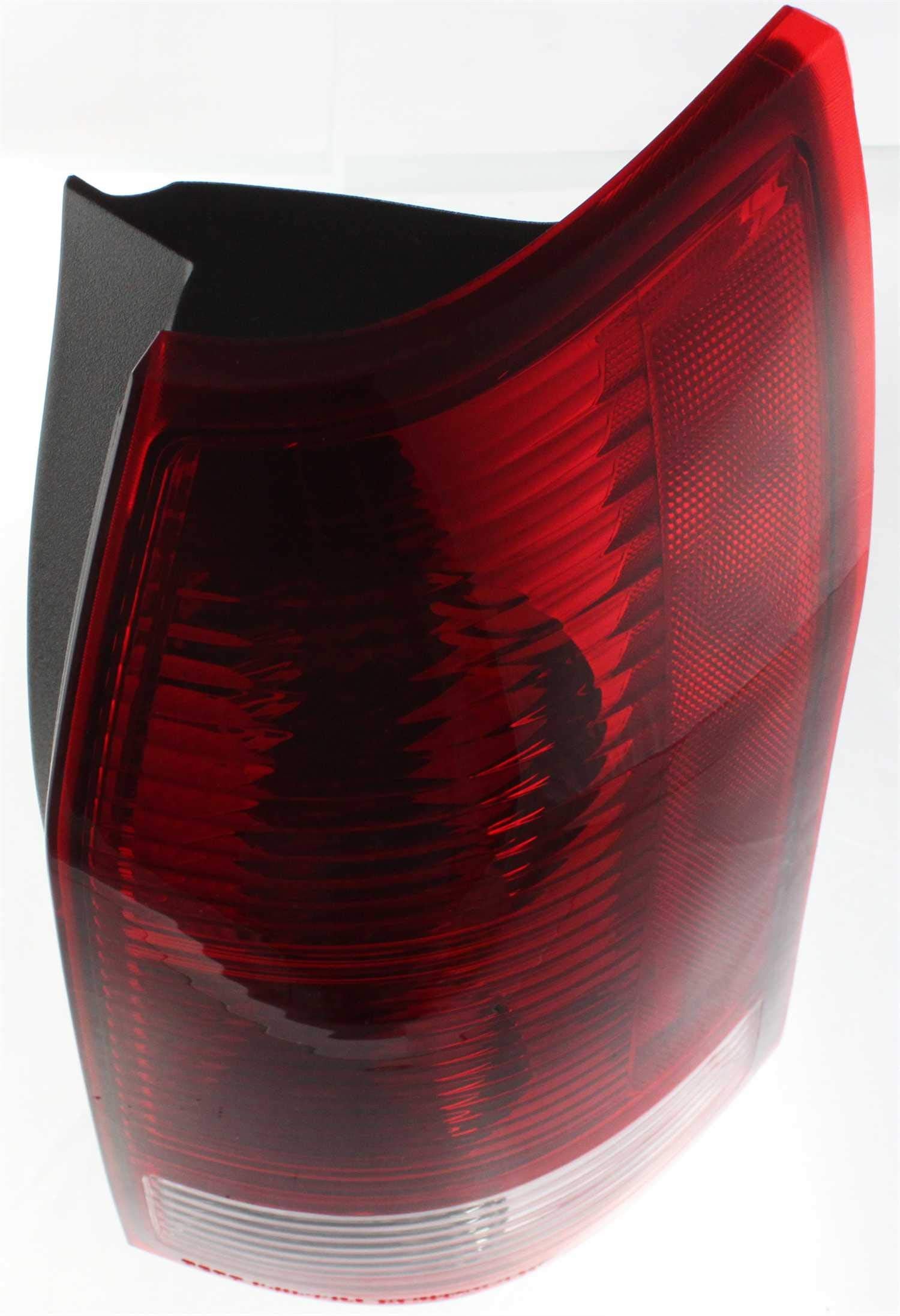 Garage-Pro Tail Light Compatible With 2002-2007 Saturn Vue Passenger Side