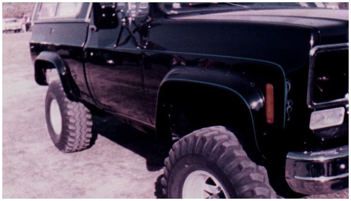 Bushwacker Cutout Pocket/Rivet Style Rear Fender Flares | 2-Piece Set, Black, Smooth Finish | 40004-11 | Fits 1973-1980 Blazer; 
