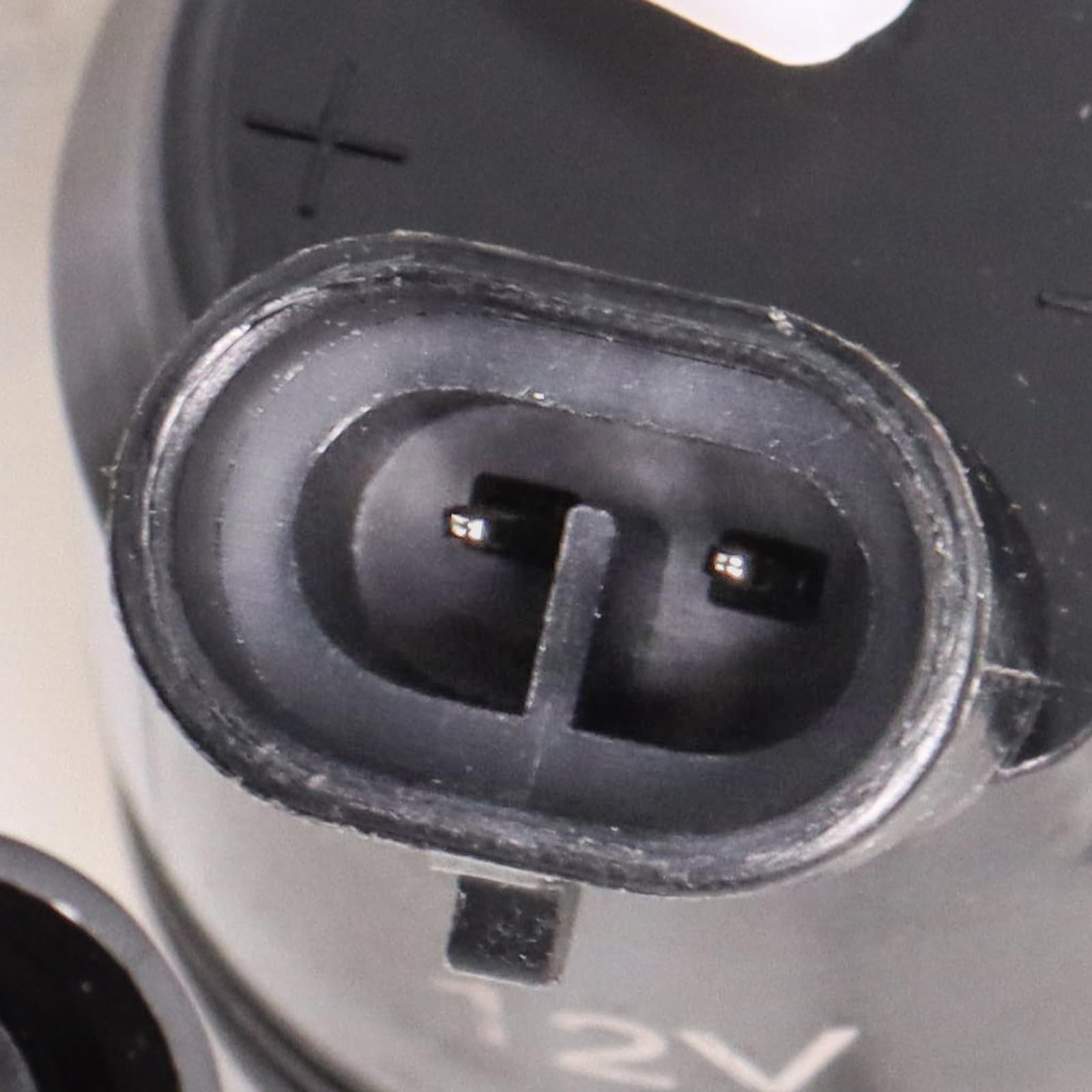 Trq Windshield Washer Reservoir Compatible With 2004-2006 Buick Rainier 2006 Chevrolet Trailblazer 2005-2006 Gmc Envoy Saab 9-7X