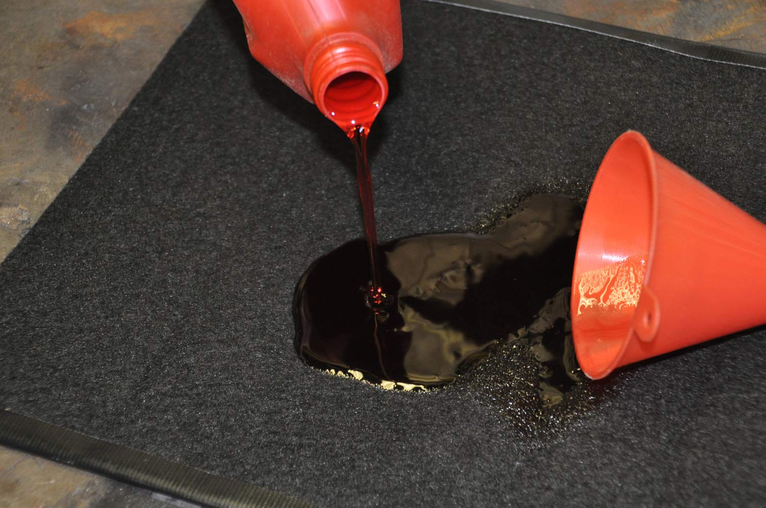 Design Engineering 010751 18 X 24 Protective Absorbent Oil Rug