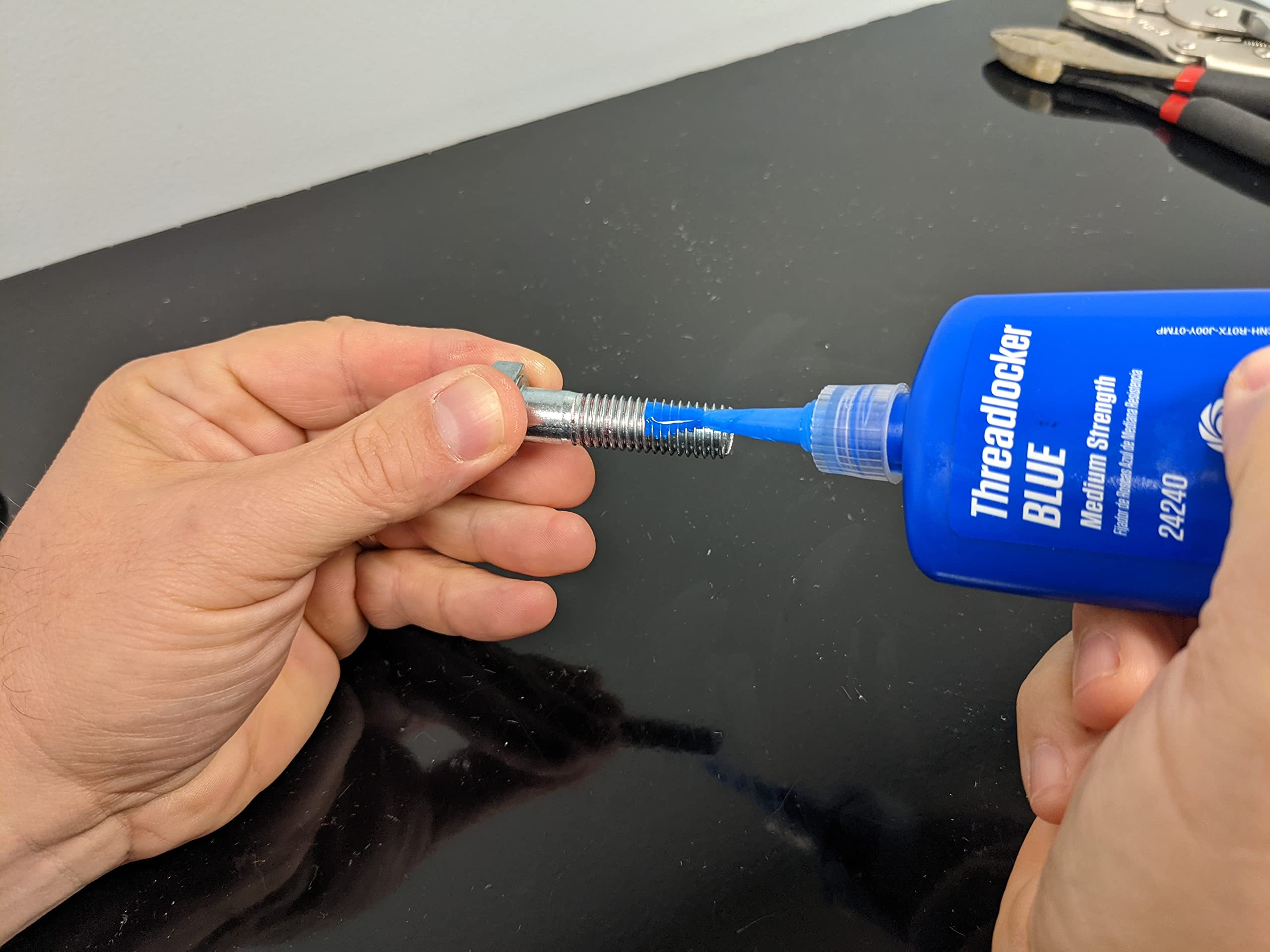 Permatex 24283-6Pk Threadlocker Blue Medium Strength,Thread Lock & Screw Glue For Bolts Nuts & Fasteners To Prevent Loosening &