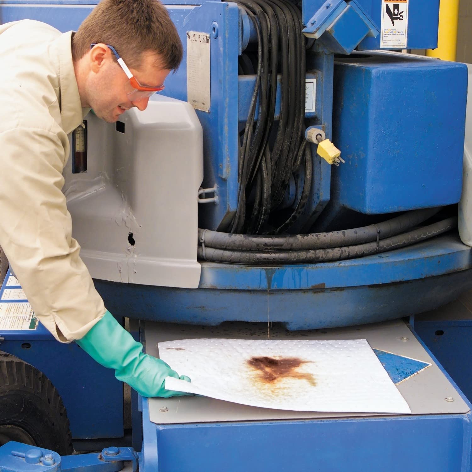 Pig Oil Mat - Oil-Only Absorbent Mat Pad - 100 Pads Per Bag - 15' X 20' Pad - Absorbs Up To 28 Ounces Per Pad - Mat403