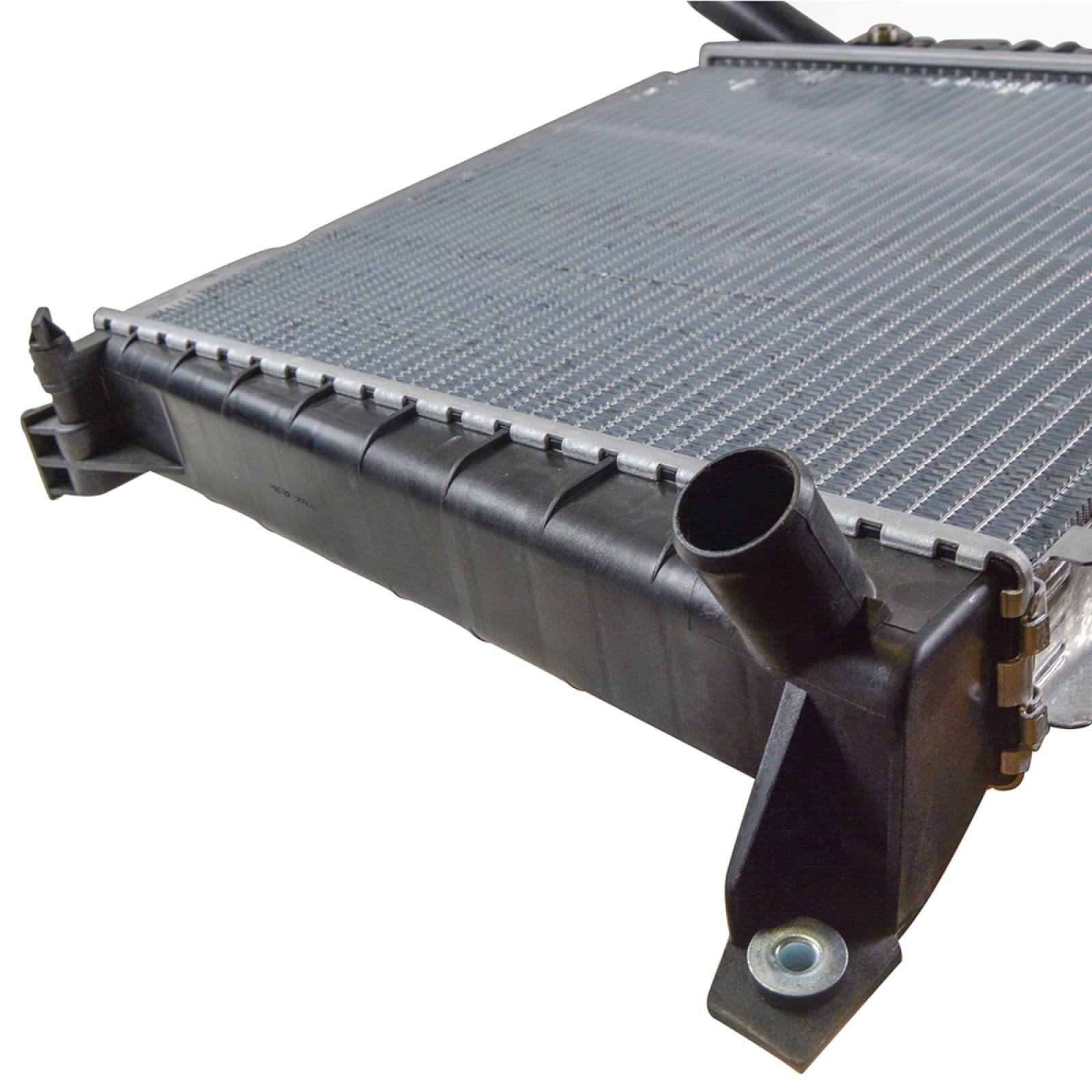 Trq Radiator Assembly Aluminum Core Compatible With 91-94 Ford Explorer 90-94 Ranger 94 Mazda B3000 B4000 Navajo Cu1164 Fo301016